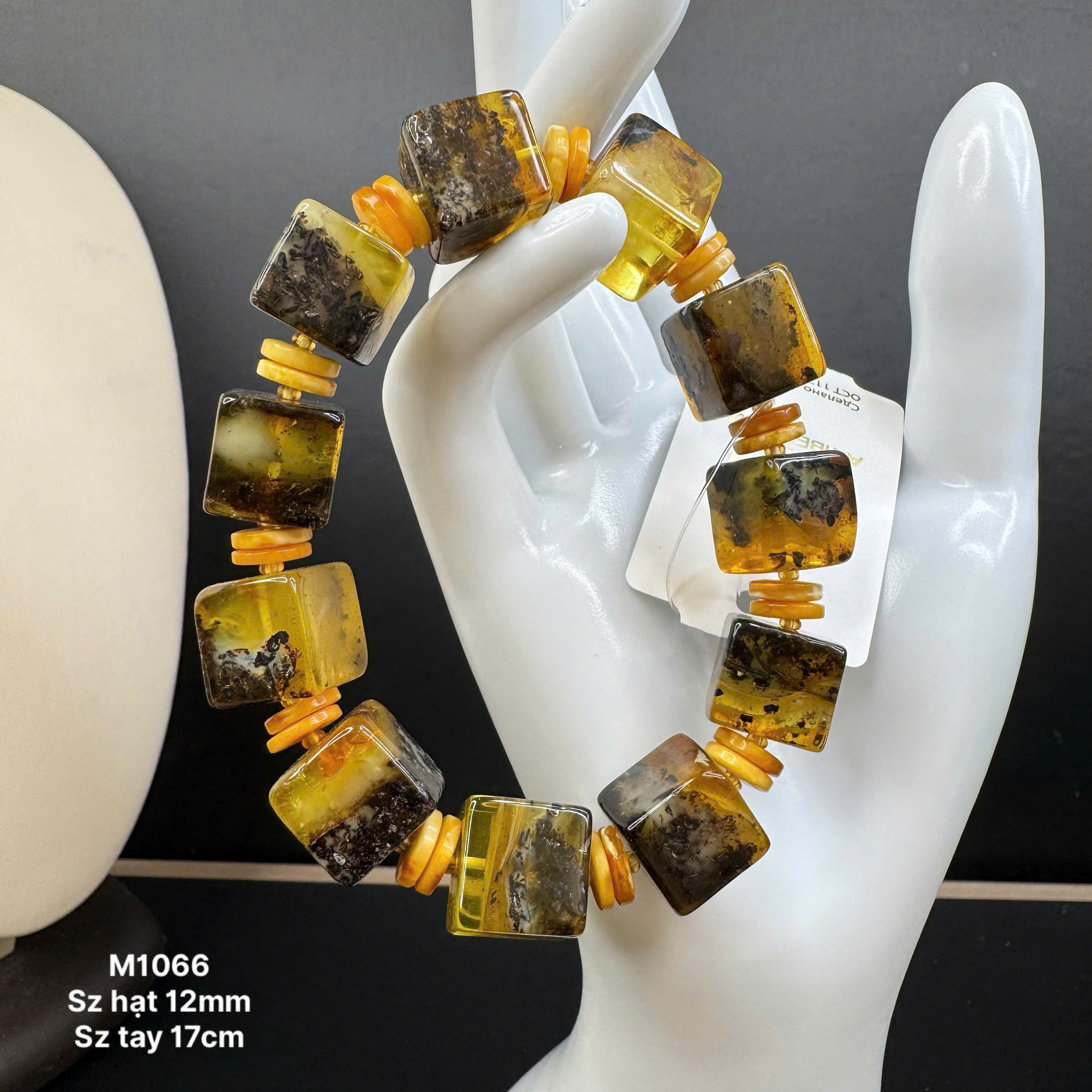 Lắc Tay Hổ Phách Rubik - M1066