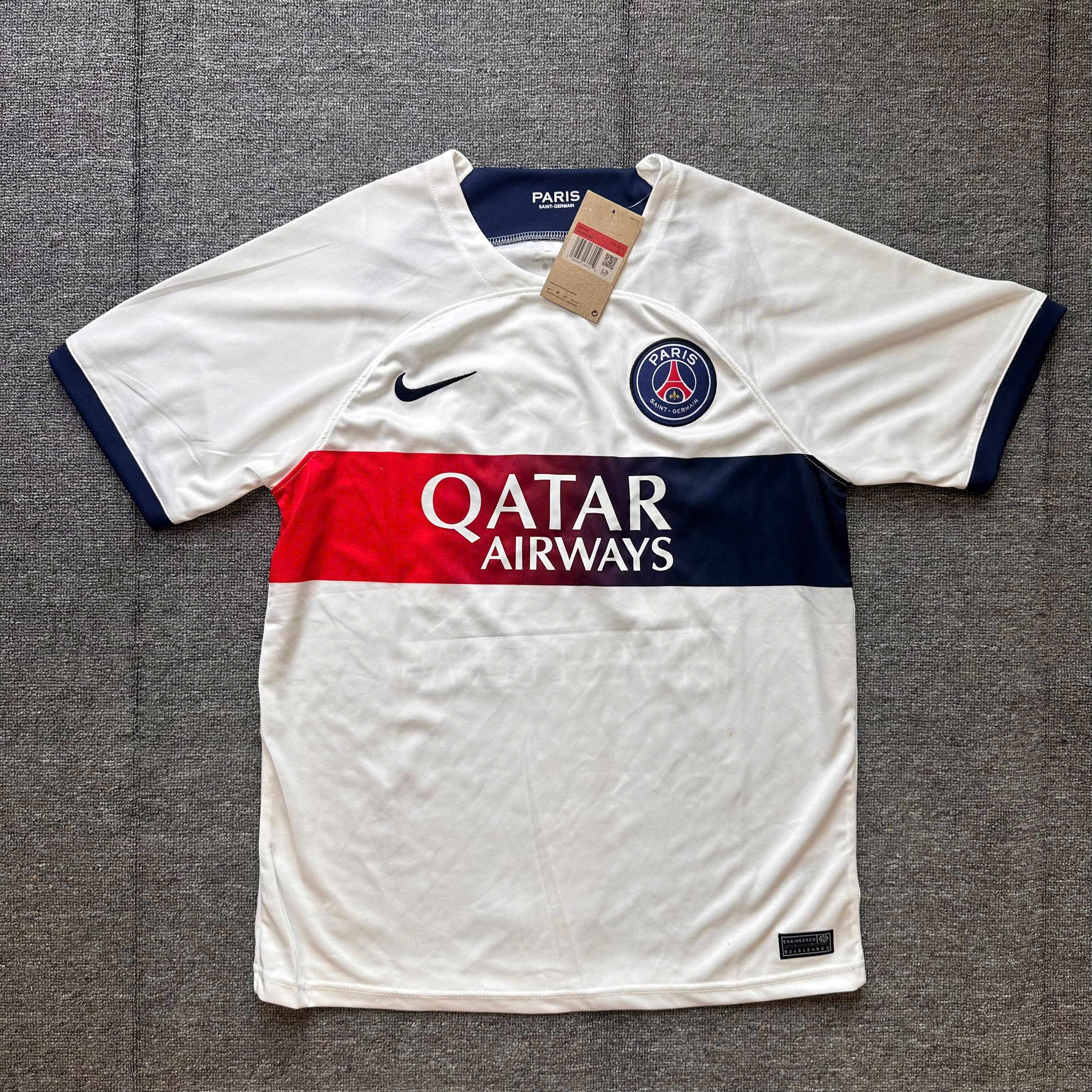 SALE 19 - Size: L