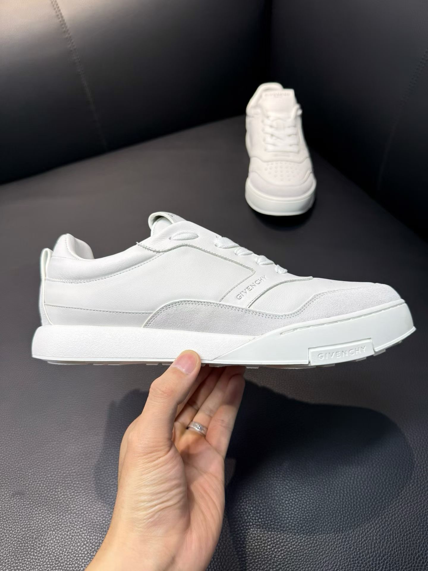 Giày Givency
