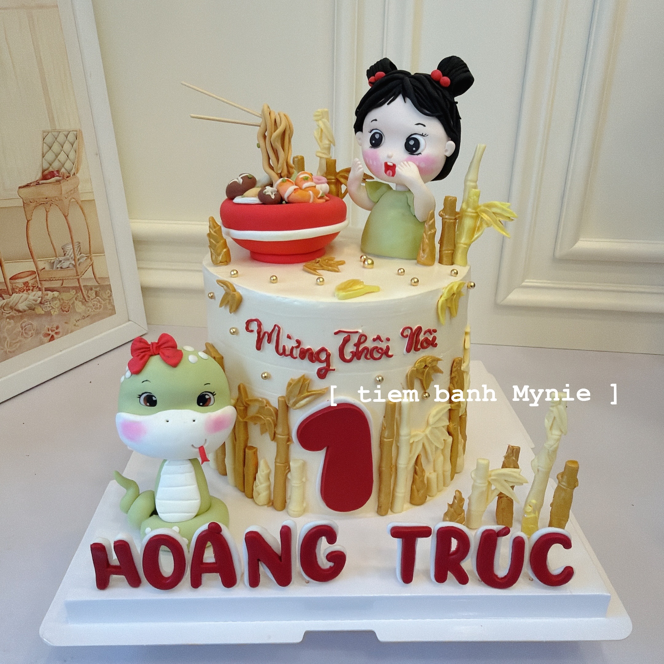 Bánh thôi nôi bé gái tone đỏ vàng