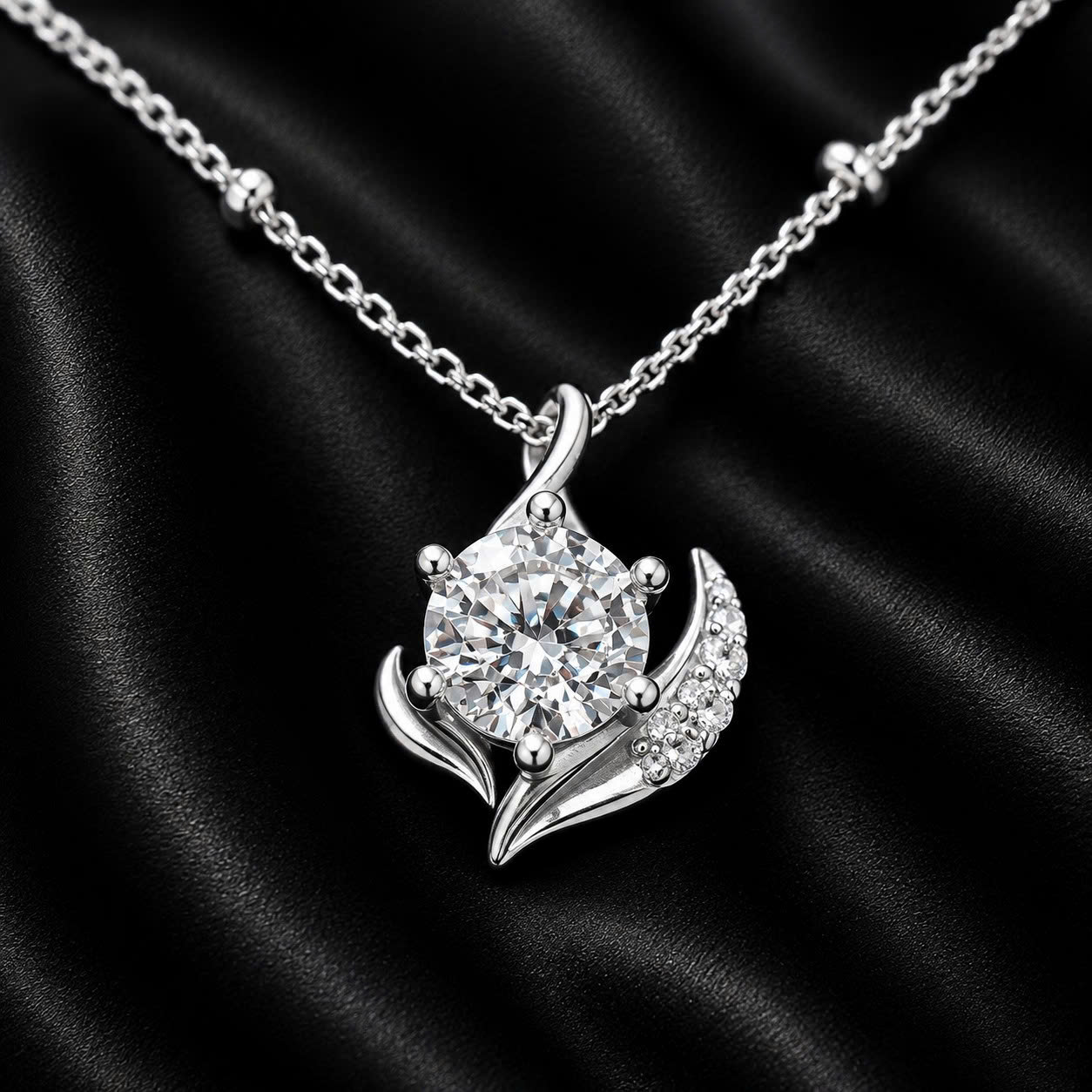 Vòng cổ bạc xi kim charm đá chấu 2 lá đá trắng