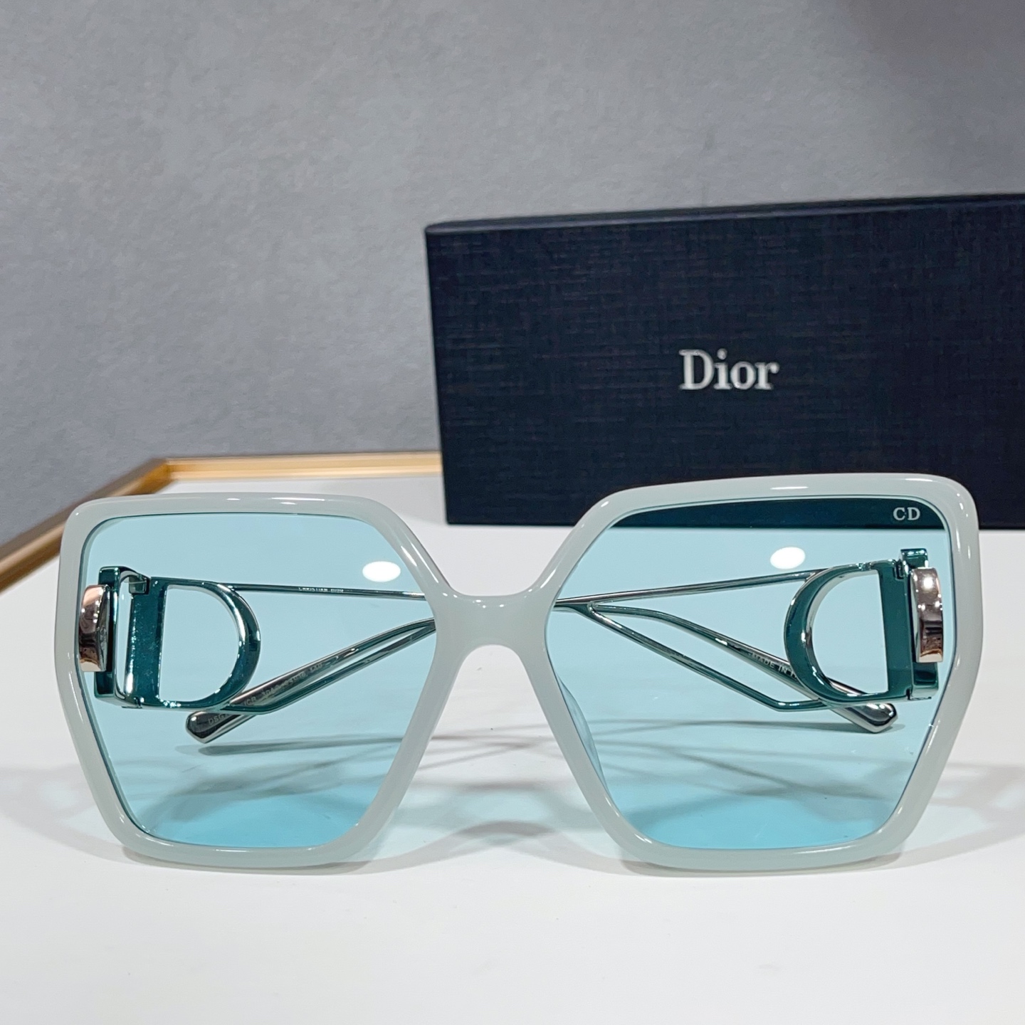 Kính dior_thumbnail_2
