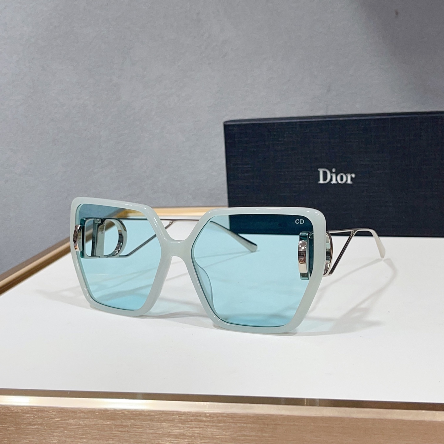 Kính dior_thumbnail_3