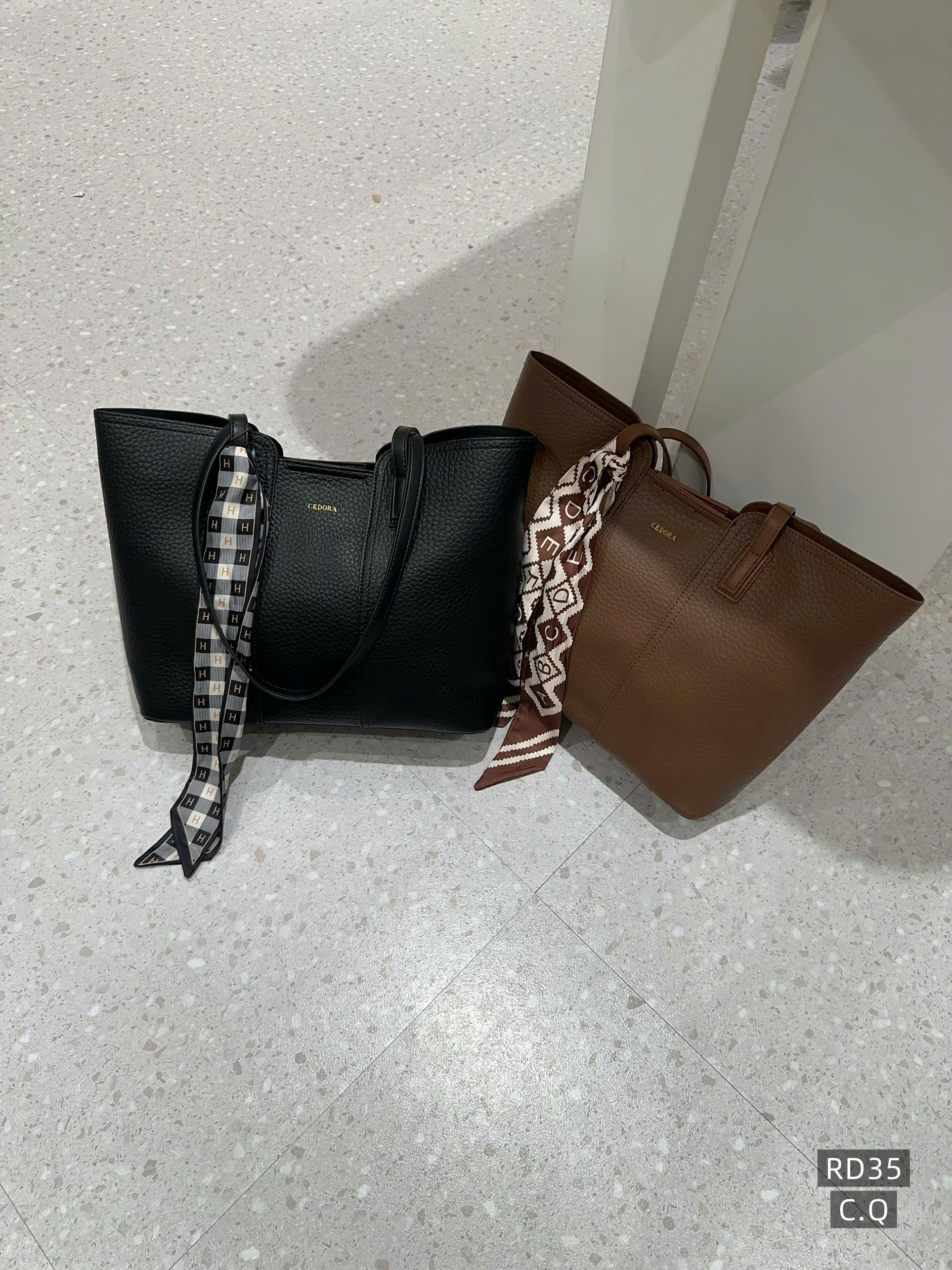 Túi CEDORA công sở size33 RD35