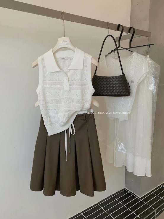 Lucas - Set áo zile len cổ bẻ thêu họa tiết lỗ + chân váy xòe xếp ly dáng lửng_thumbnail_10