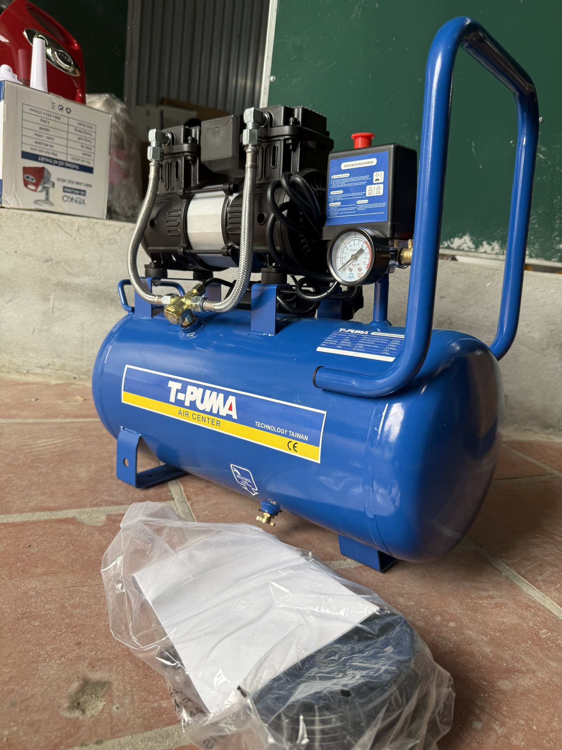 Máy nén khí T-Puma T25 Bình 25 lít- Áp lực khỏe, Nạp đầy bình trong 1 phút - Tặng kèm chạc đội + dây nén khí_thumbnail_4