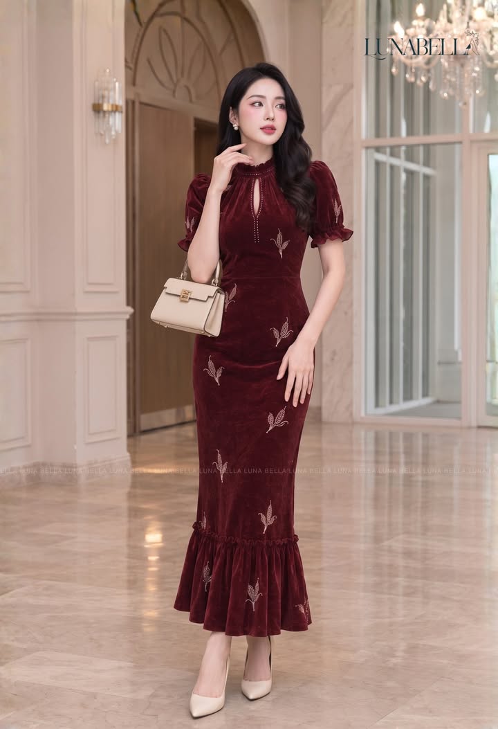 Váy nhung dài đính đá ZELVIA màu ĐỎ_thumbnail_1