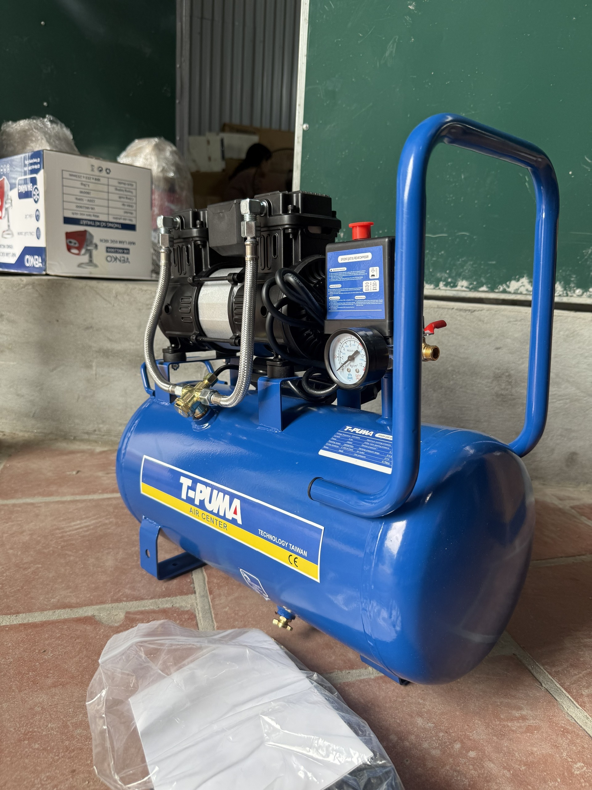 Máy nén khí T-Puma T25 Bình 25 lít- Áp lực khỏe, Nạp đầy bình trong 1 phút - Tặng kèm chạc đội + dây nén khí_thumbnail_6