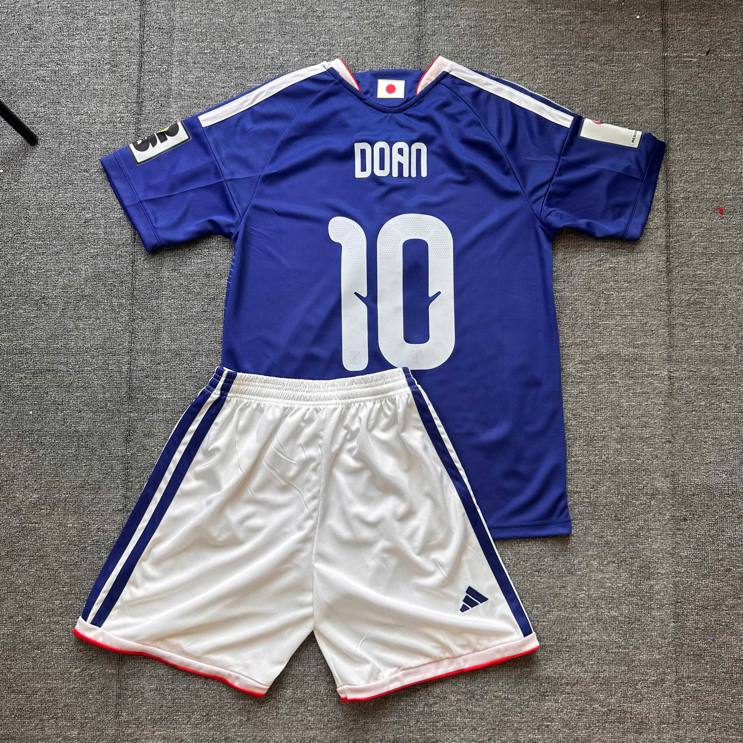 SALE 27 - Size: S