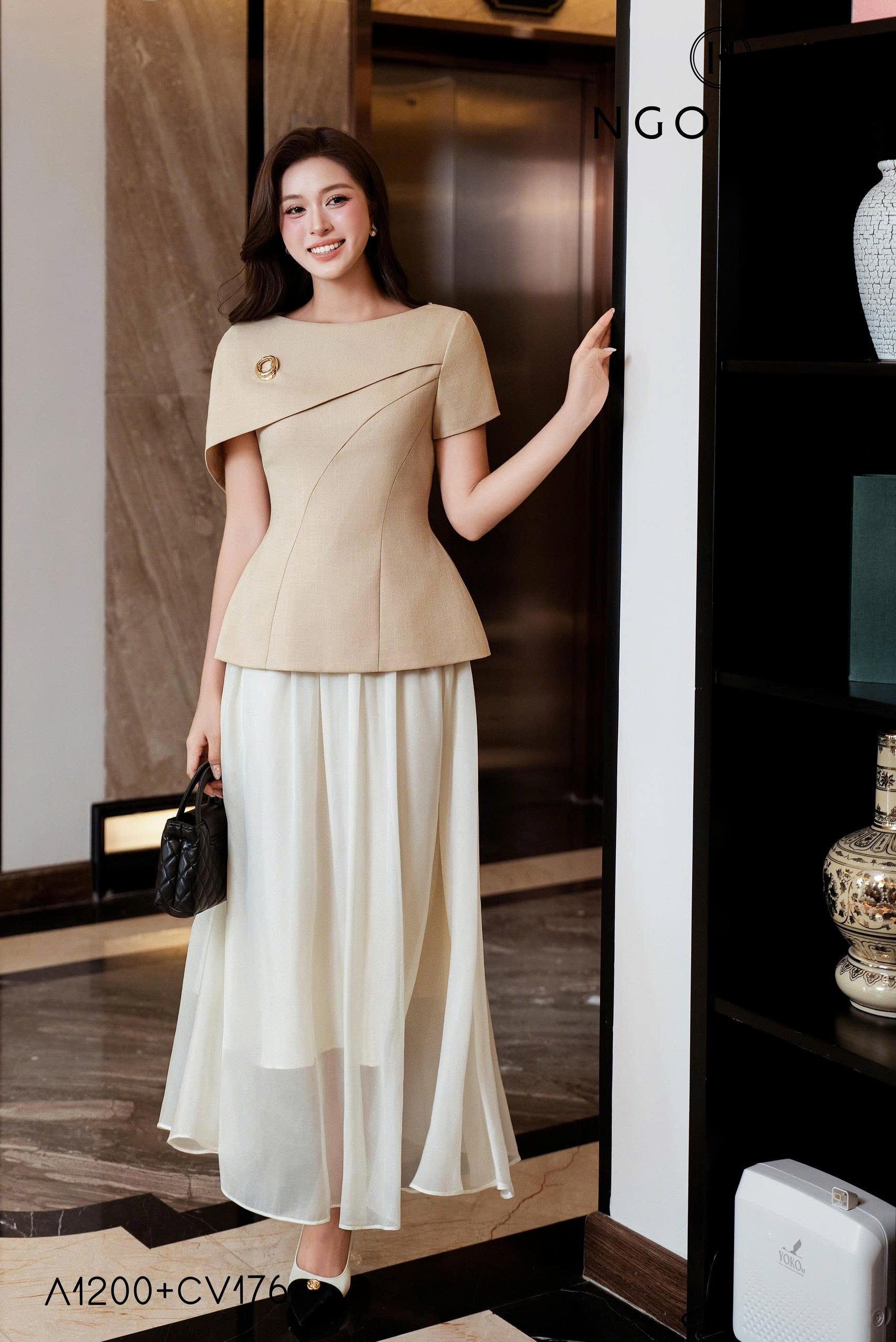 Ivy Top_ Áo peplum Vai Choàng Lệch A1200