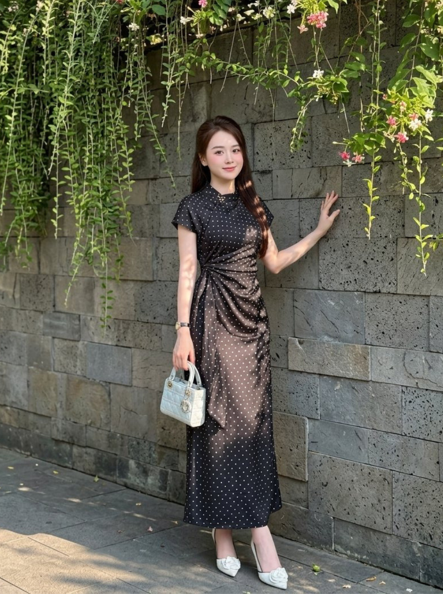 G44 - Đầm Thiết Kế Lụa Chấm Bi Kèm Tag Cài_thumbnail_3