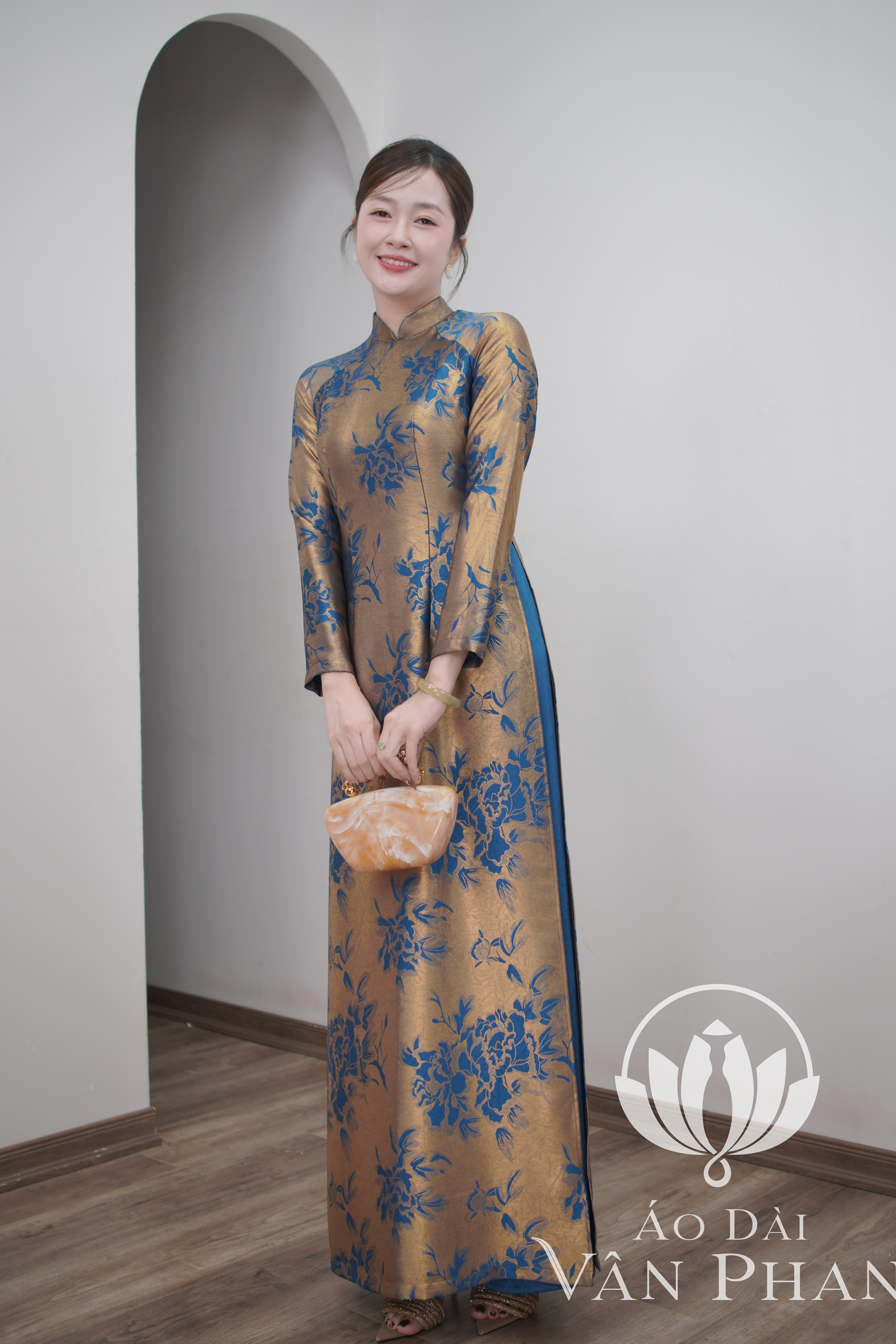 A3155 áo dài cổ 3p tay dài lụa dubai xanh cổ vịt ánh vàng_thumbnail_3
