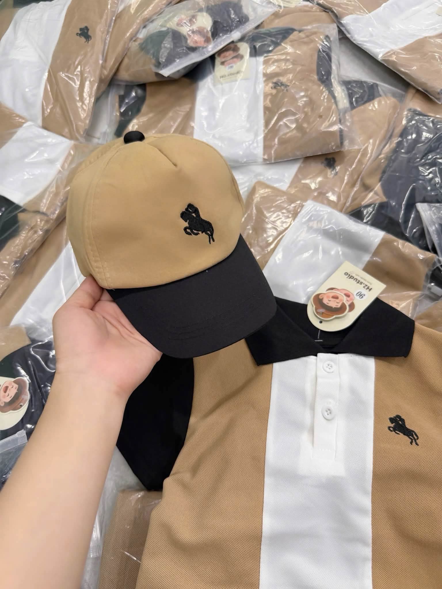 Set bộ polo nâu ngựa kèm mũ_thumbnail_3