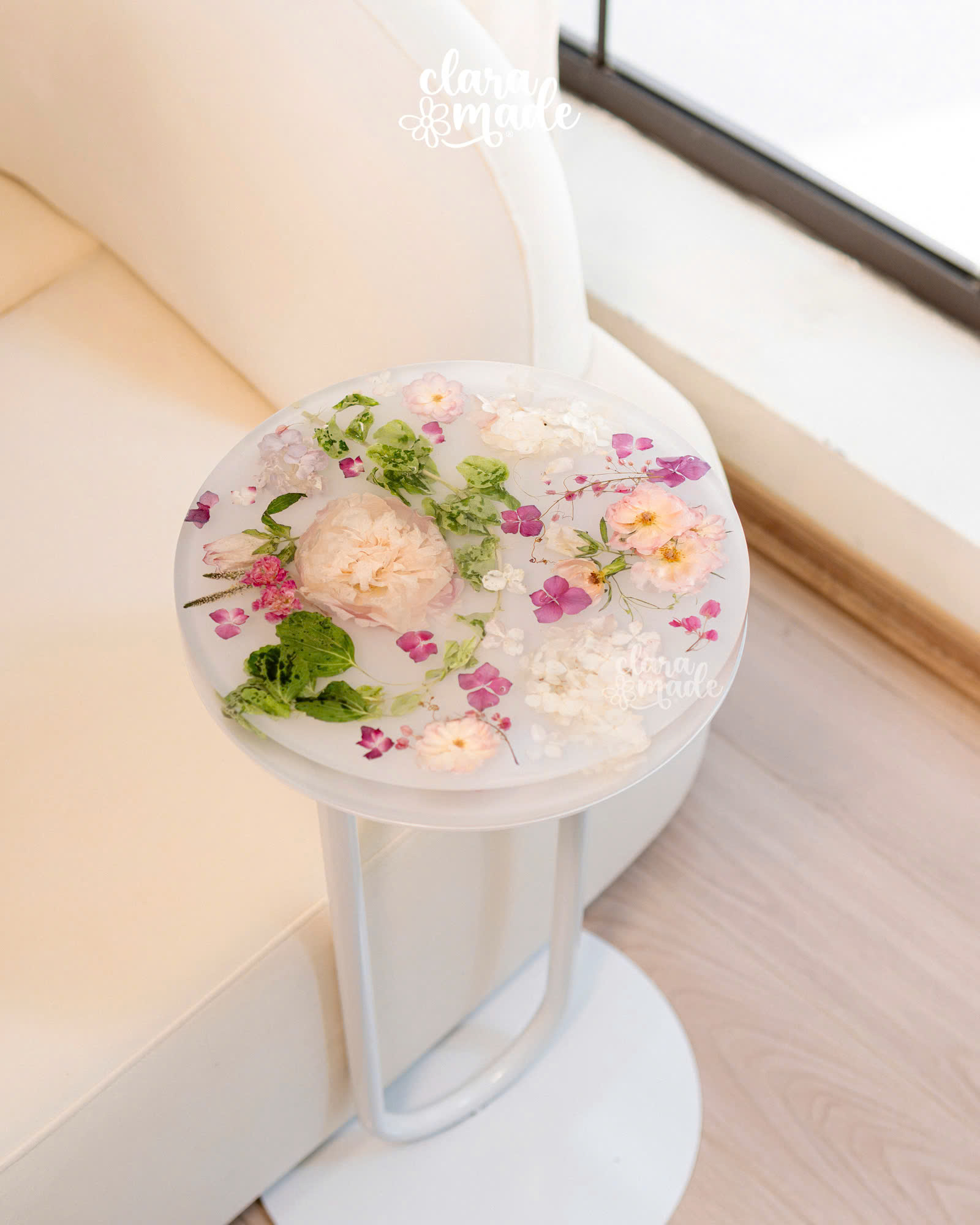 Mặt bàn hoa khô độc bản Bloomside D30 BSV1809B  by Claramade
