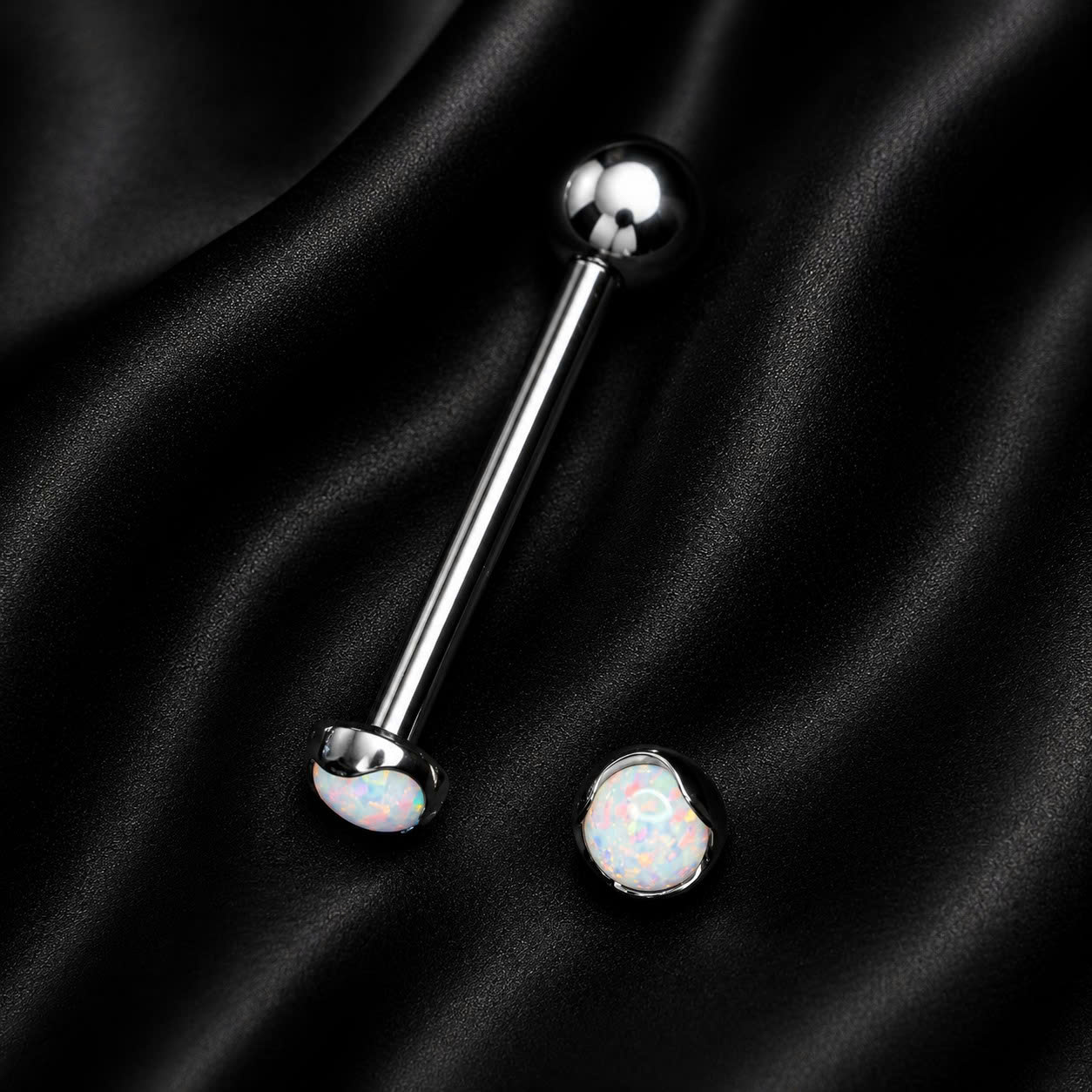 khuyên lưỡi titan đá opal trắng 3mm.