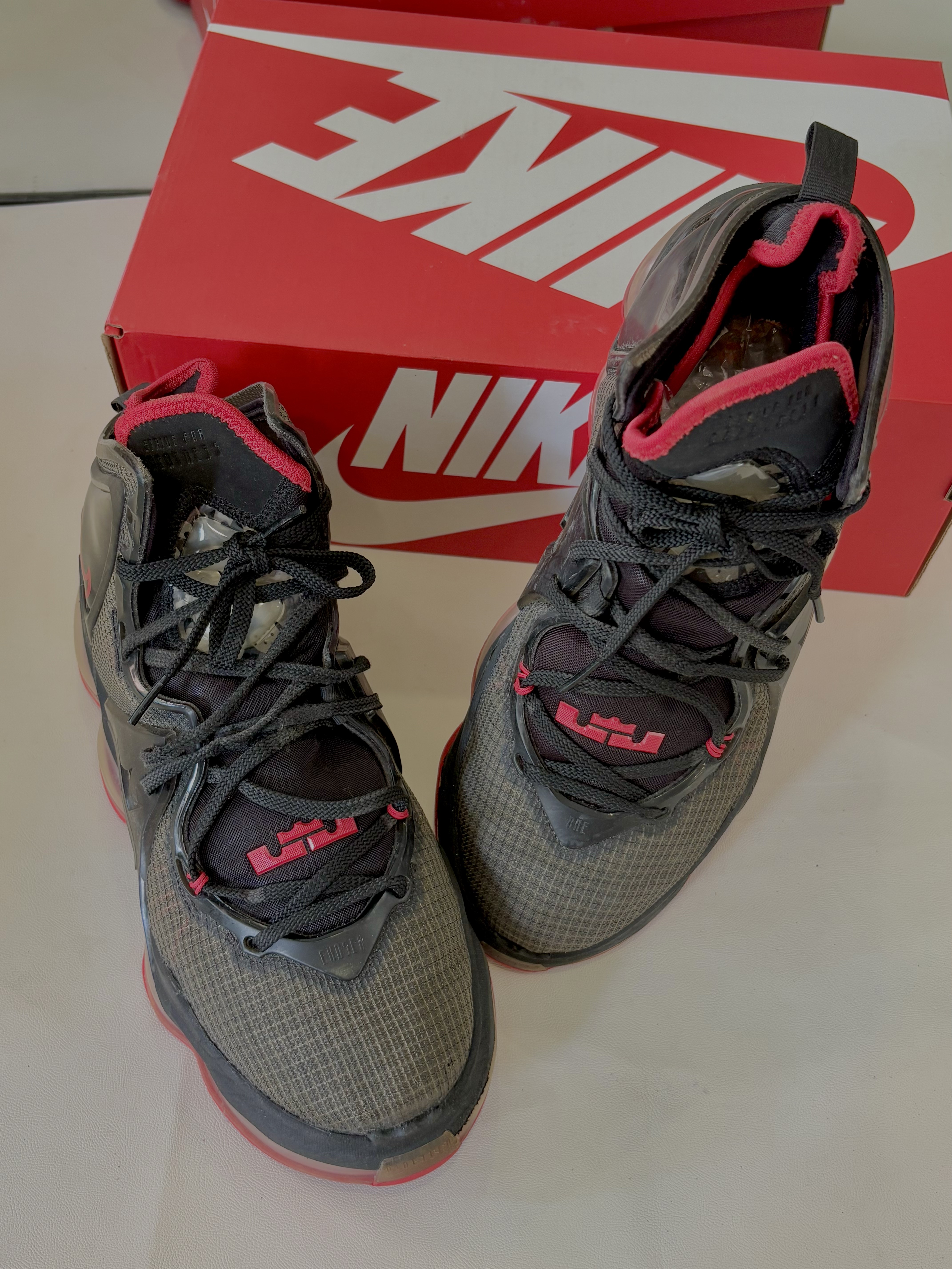Nike LeBron 19 DC9338-001_thumbnail_3