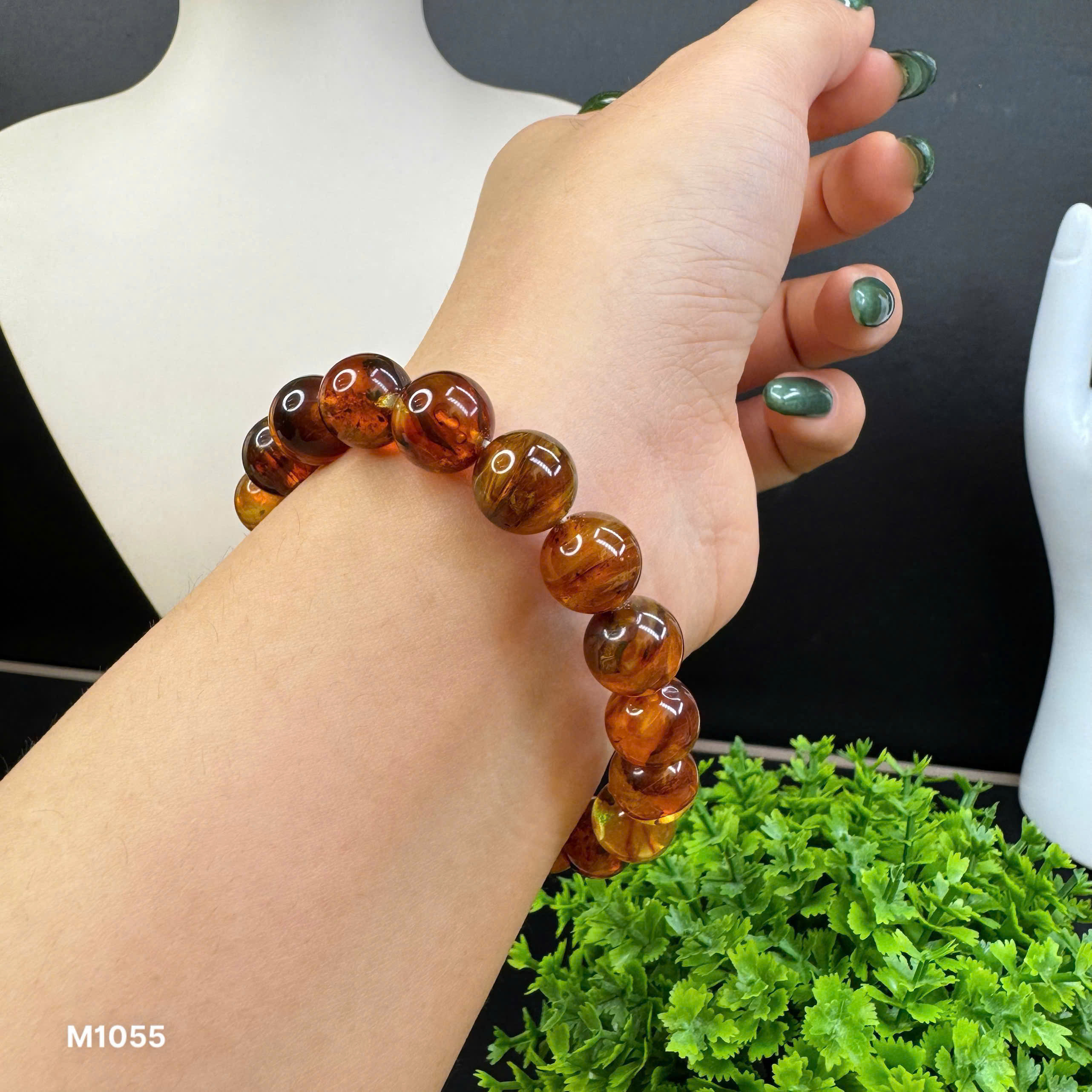 Lắc Tay Hổ Phách Khảm Trai Ánh Đỏ- M1055_thumbnail_2