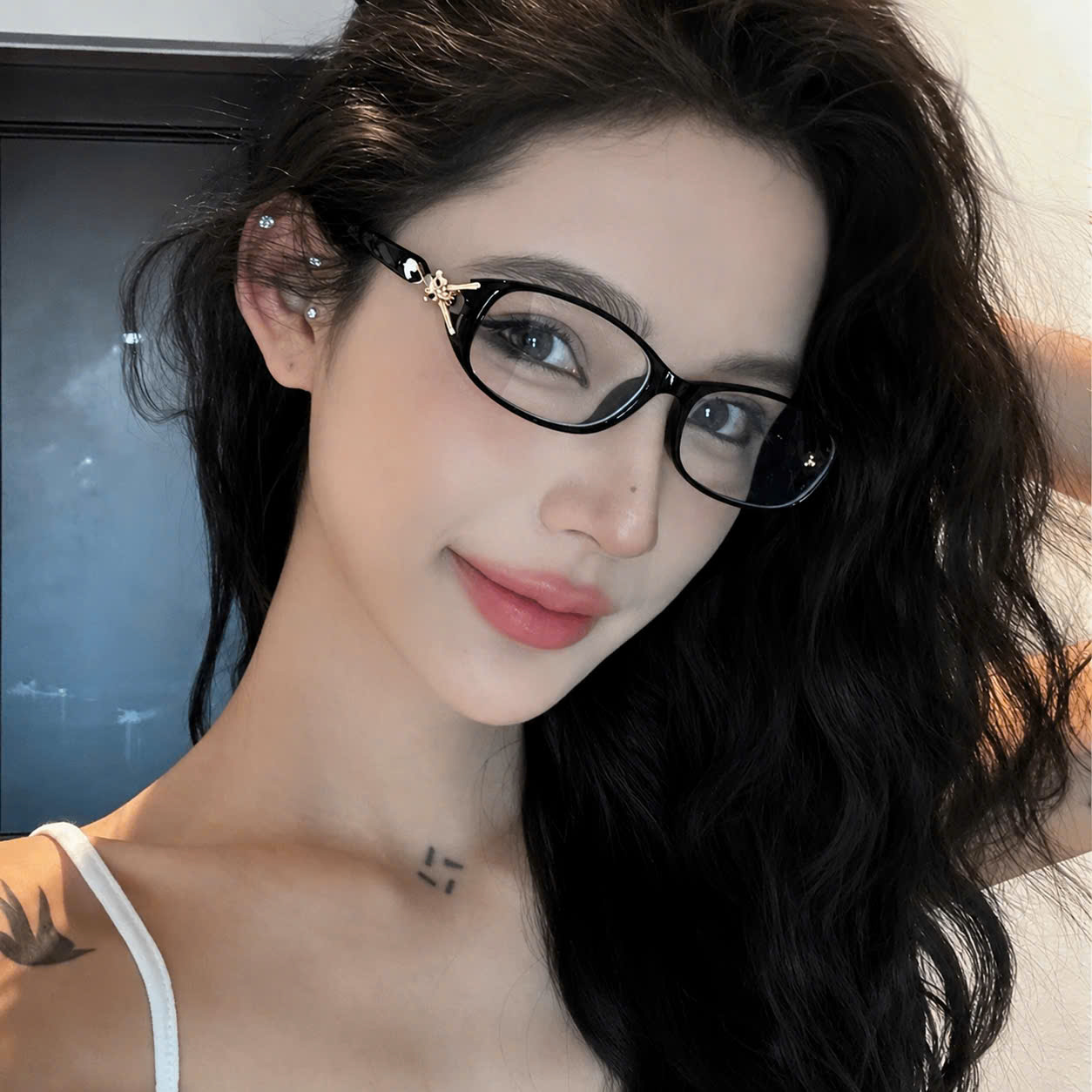 Mắt kính cáo gọng đen._thumbnail_3