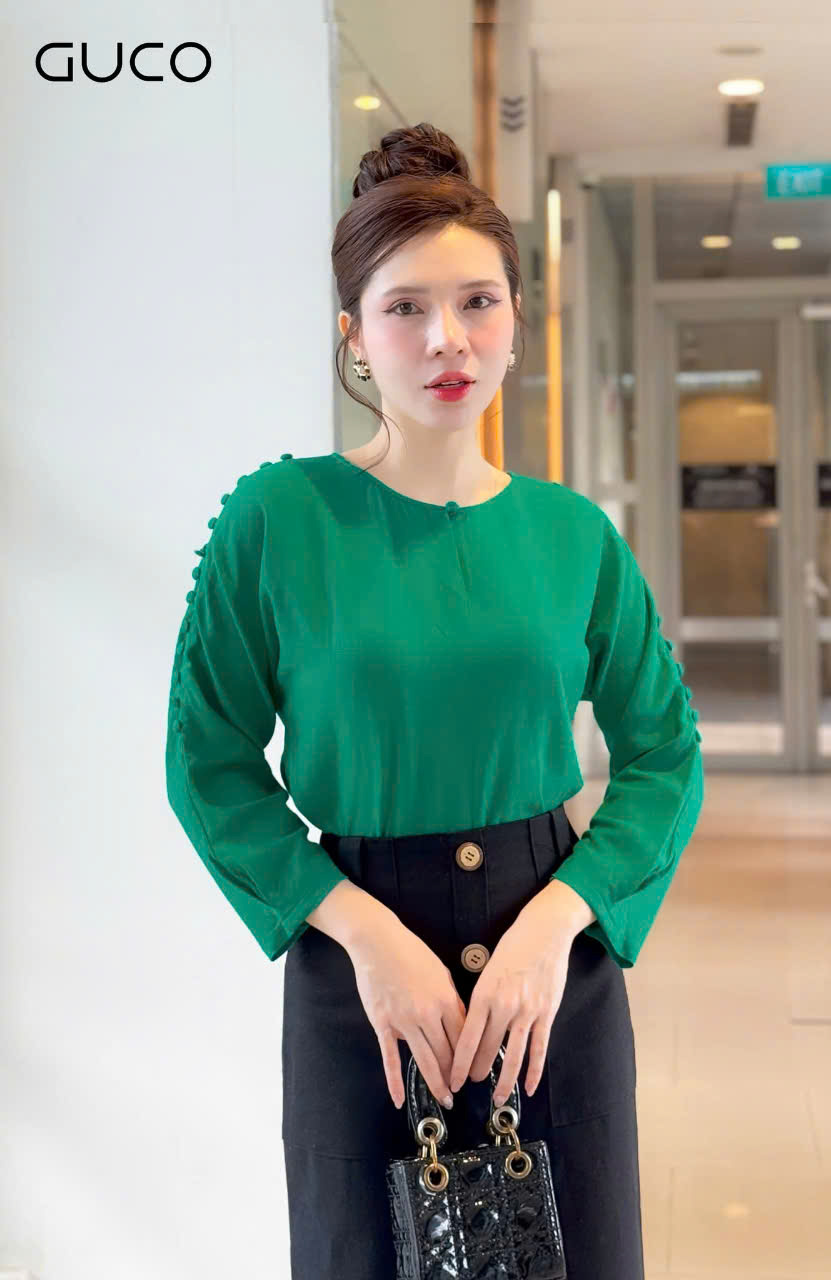 ÁO KIỂU TAY DÀI ĐÍNH NÚT - XANH