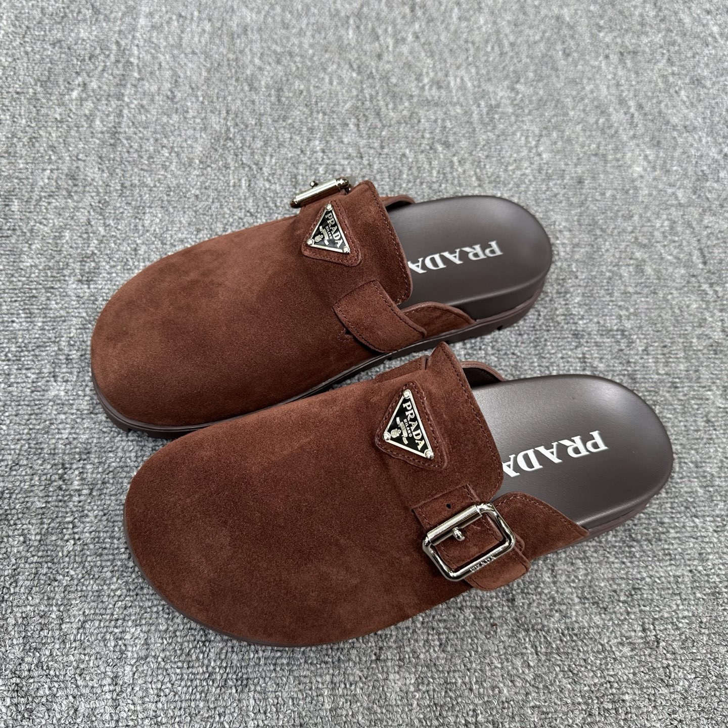 Sục PRADA_thumbnail_2