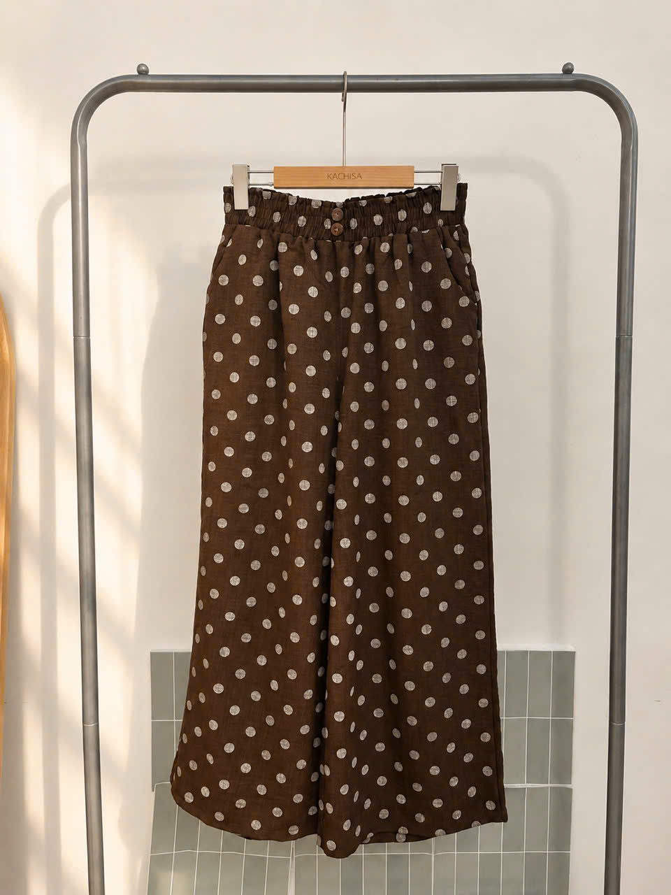 Quần linen chấm bi lưng thun 2 nút