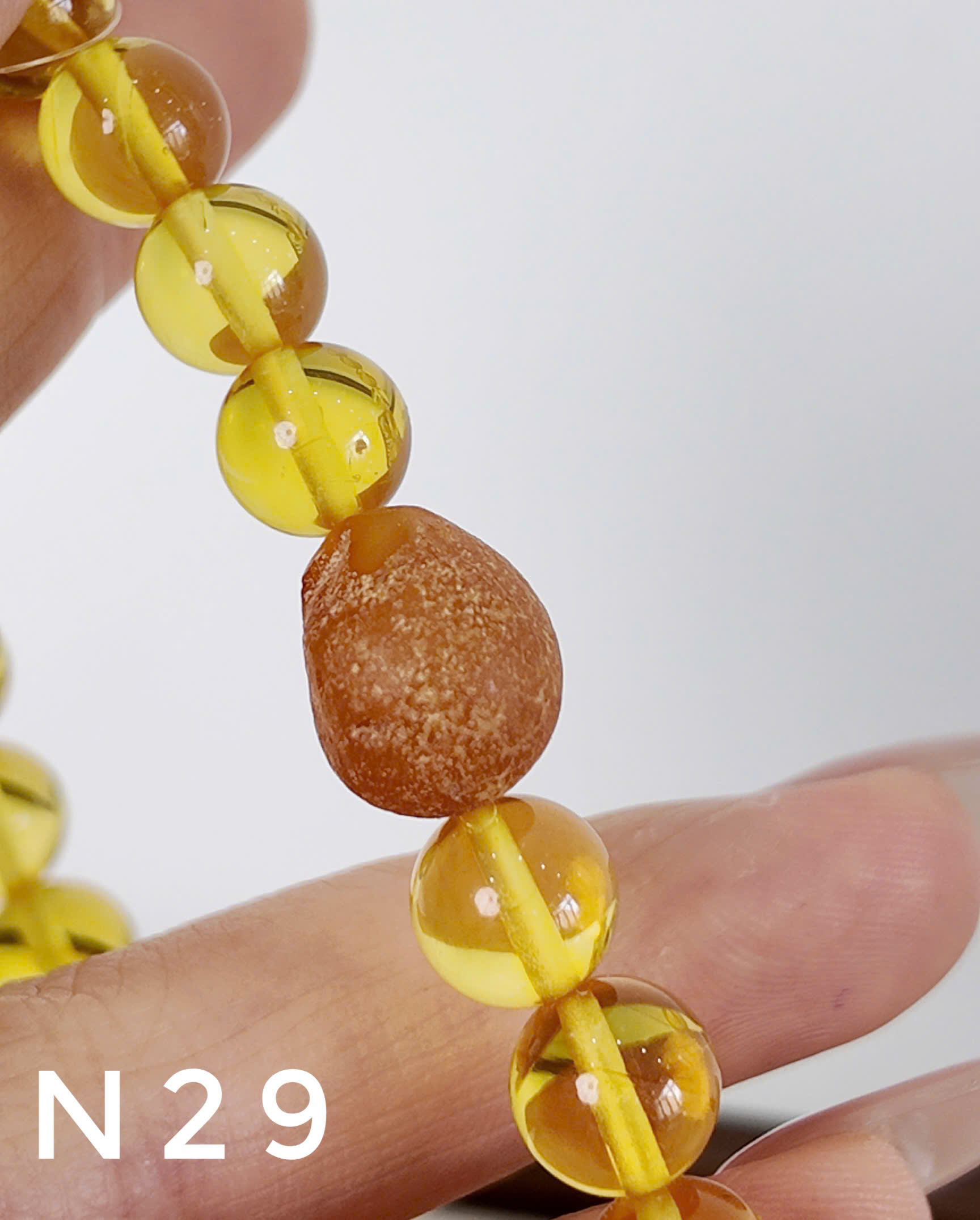 Vòng Tay Hổ Phách Mật Trong Mix Giọt Thô – N129_thumbnail_4