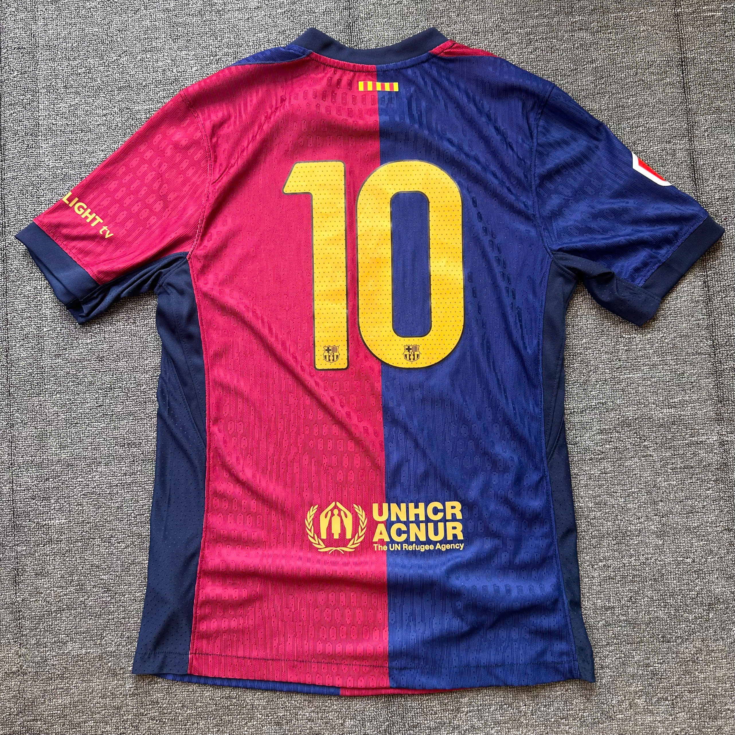 SALE 46 - Size: M