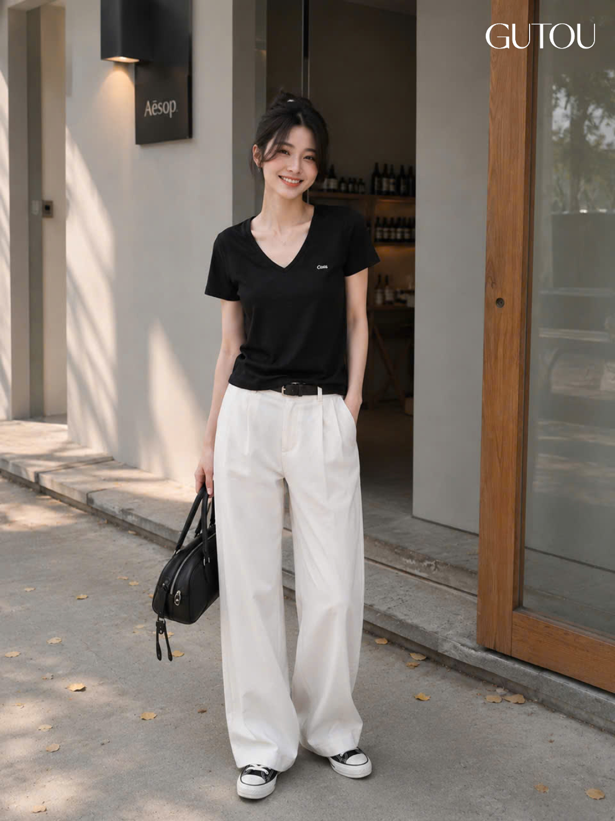 [ GUTOU ] Áo Thun Cổ V Thêu Logo Nổi Form Ôm Basic_thumbnail_5