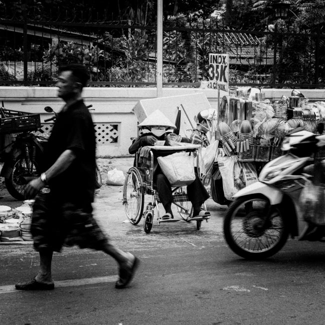 Xe lăn tay tiêu chuẩn Lucass X-63