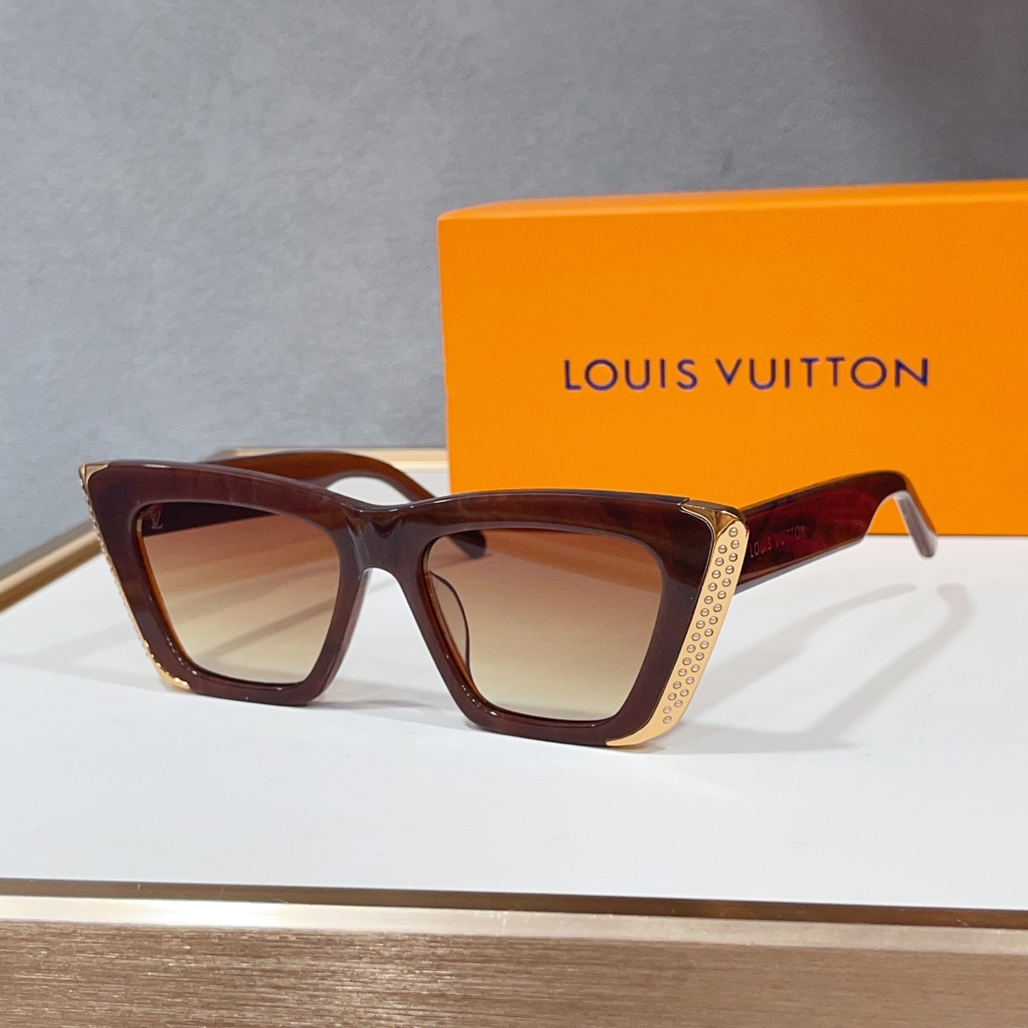 Kính Lv_thumbnail_2