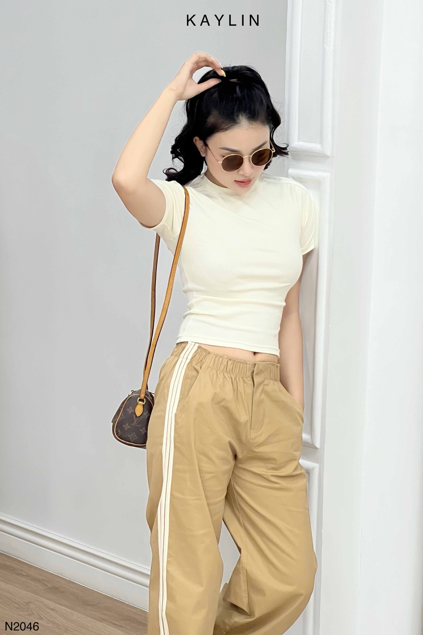 Nâu Trắng