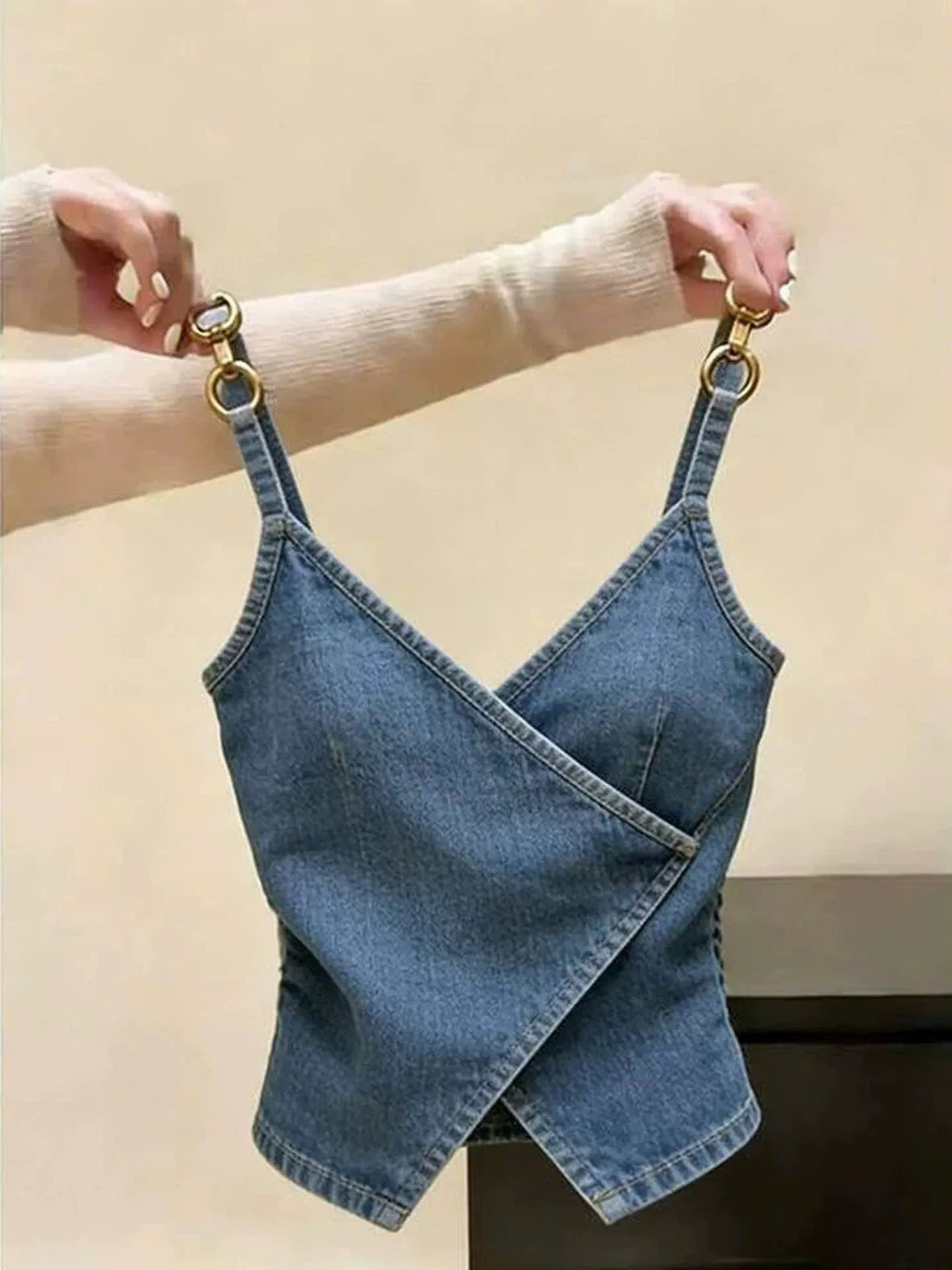 MS PE2504428 : Áo Hai Dây Denim Phối Khoen