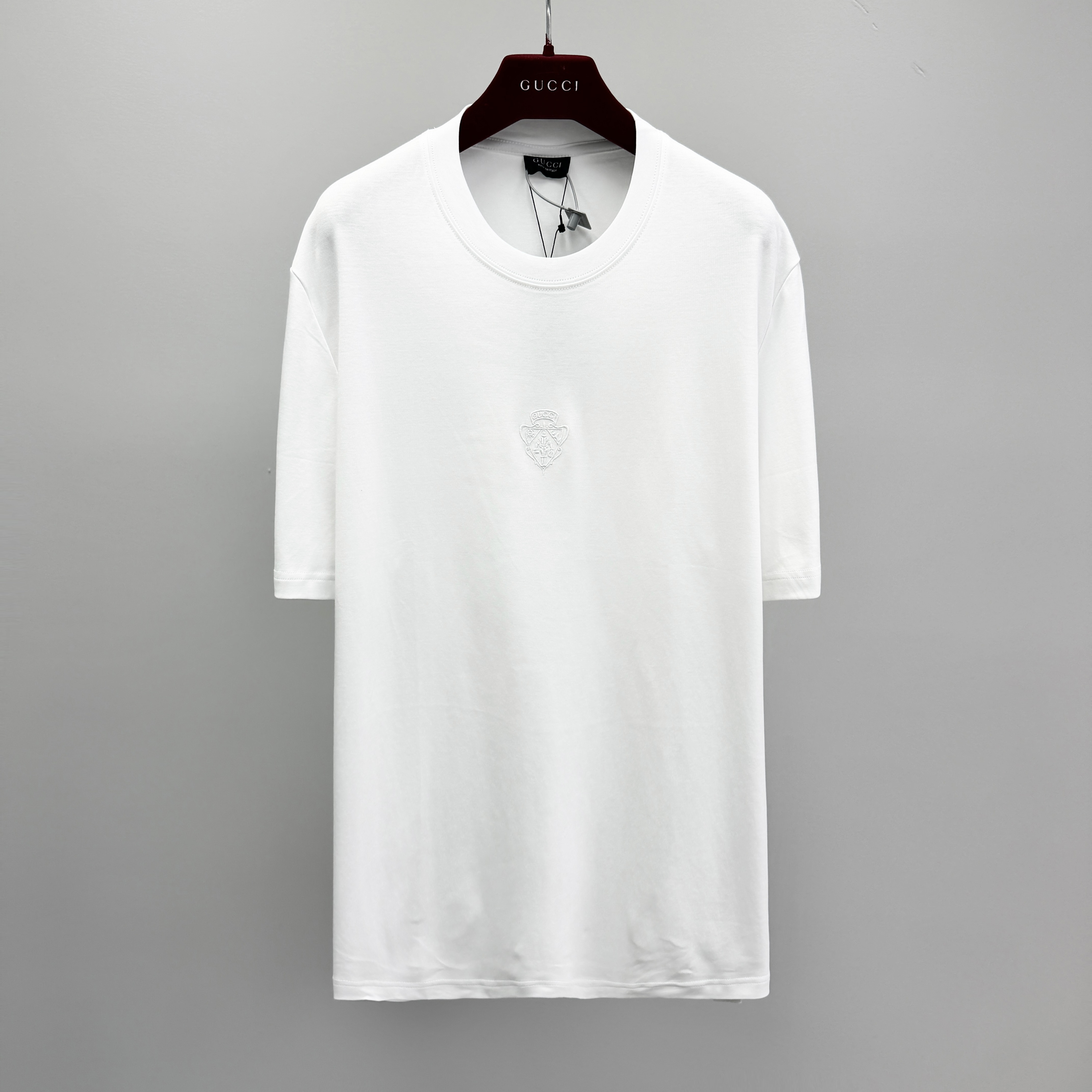 Phông Gucci