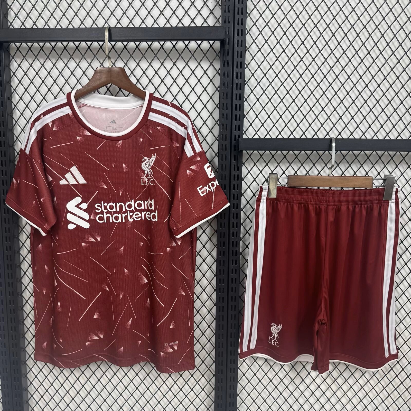 Liverpool sân nhà bản fan 26-27
