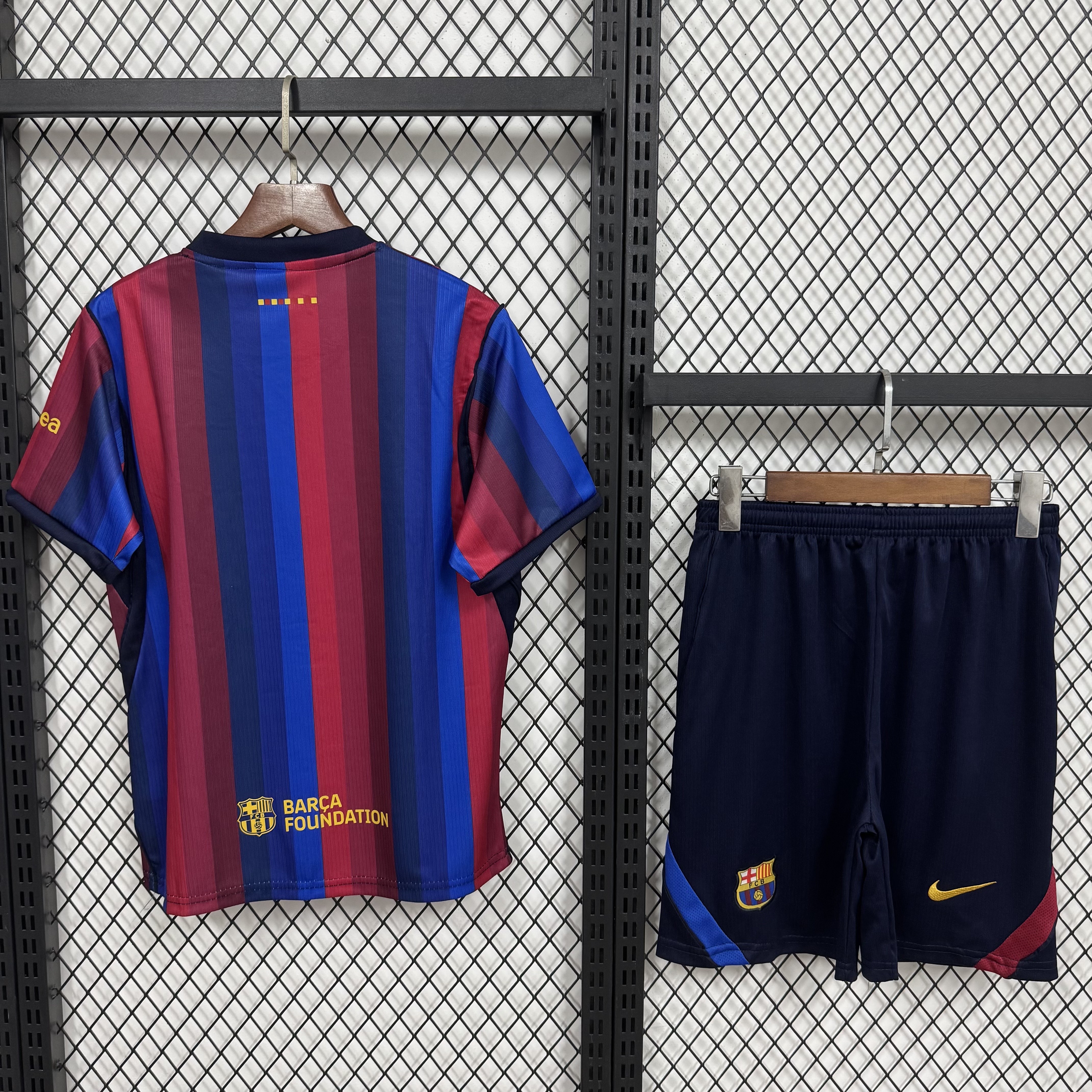 Barcelona sân nhà bản Fan_thumbnail_2