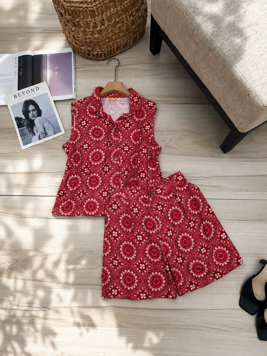 Bộ linen lụa đùi áo sơ mi sát nách