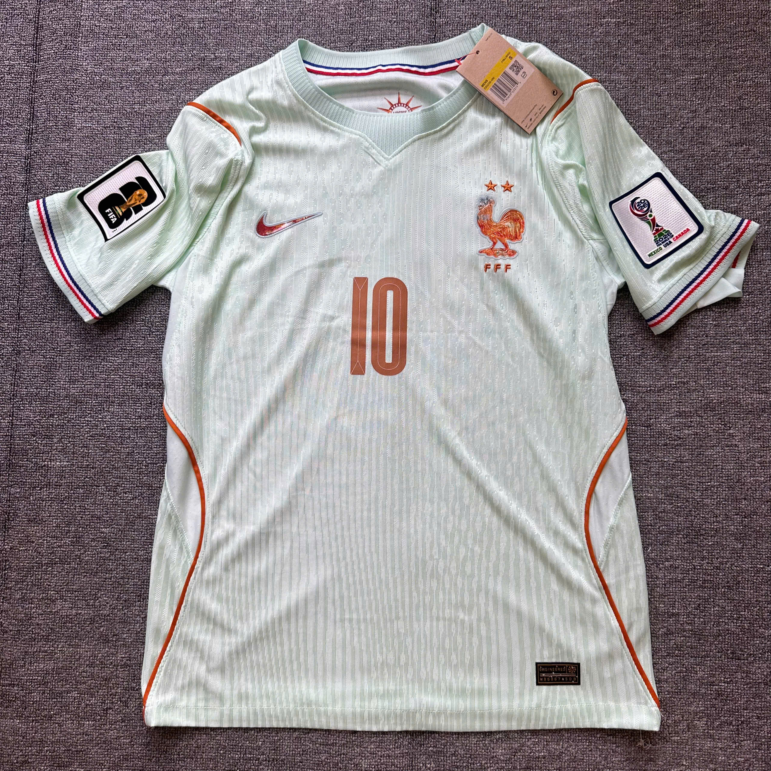 SALE 42 - Size: S