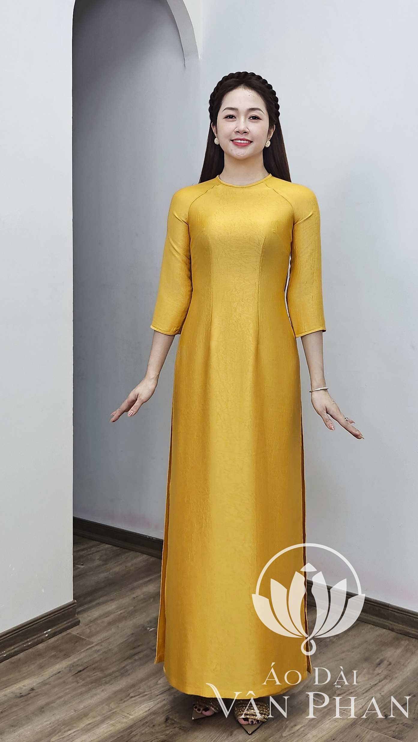 A3219CT áo dài cổ khít tay lỡ lụa dubai màu vàng_thumbnail_2
