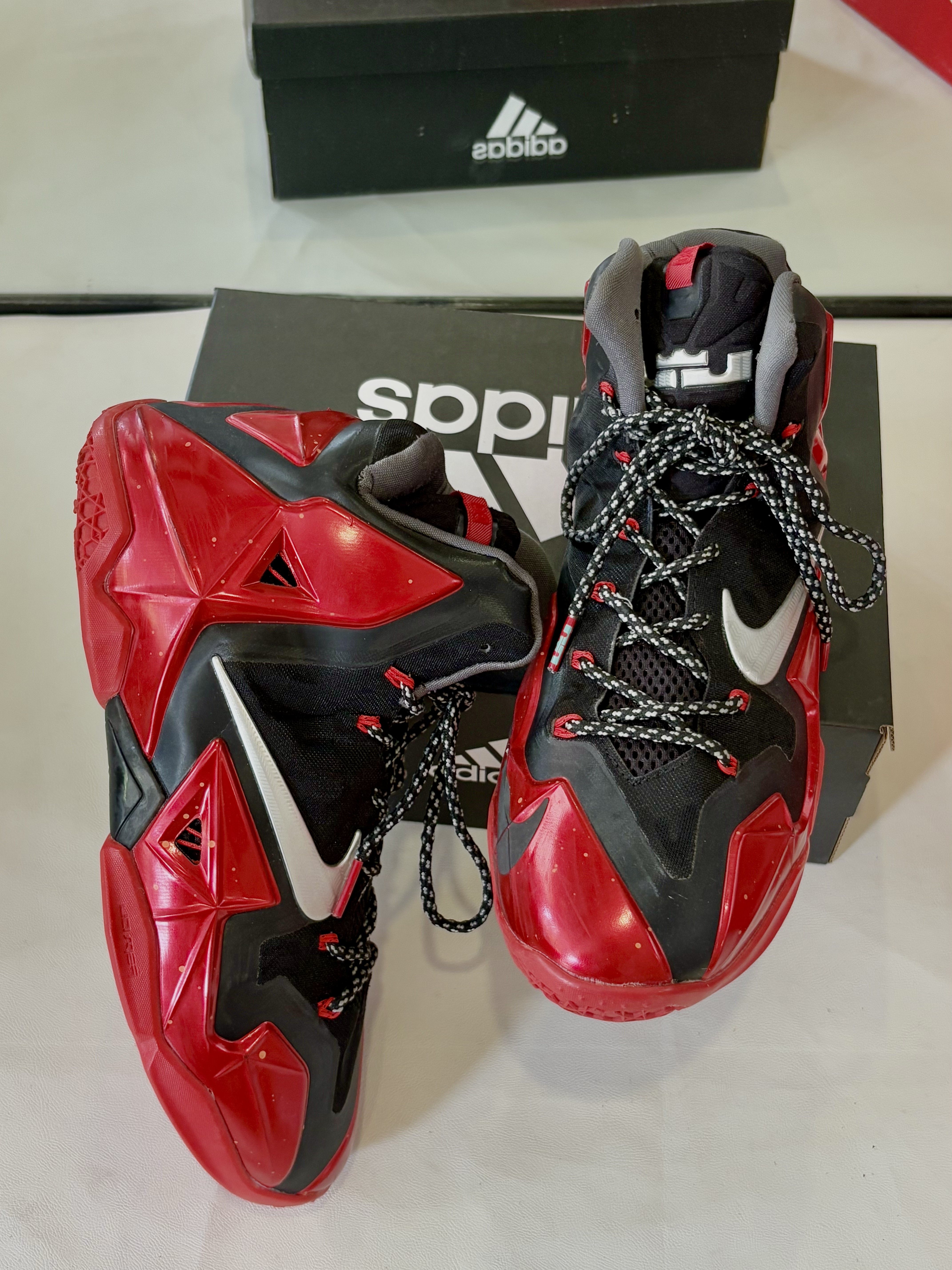Nike LeBron 11 616175-001