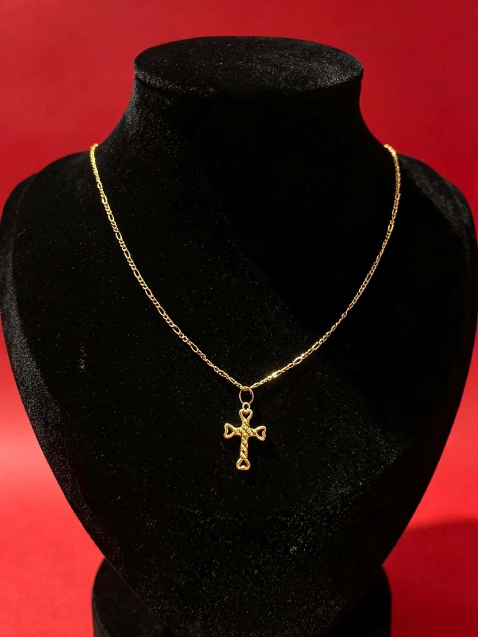 TRIPLE HEART FIGARO NECKLACE SET SUBASTA