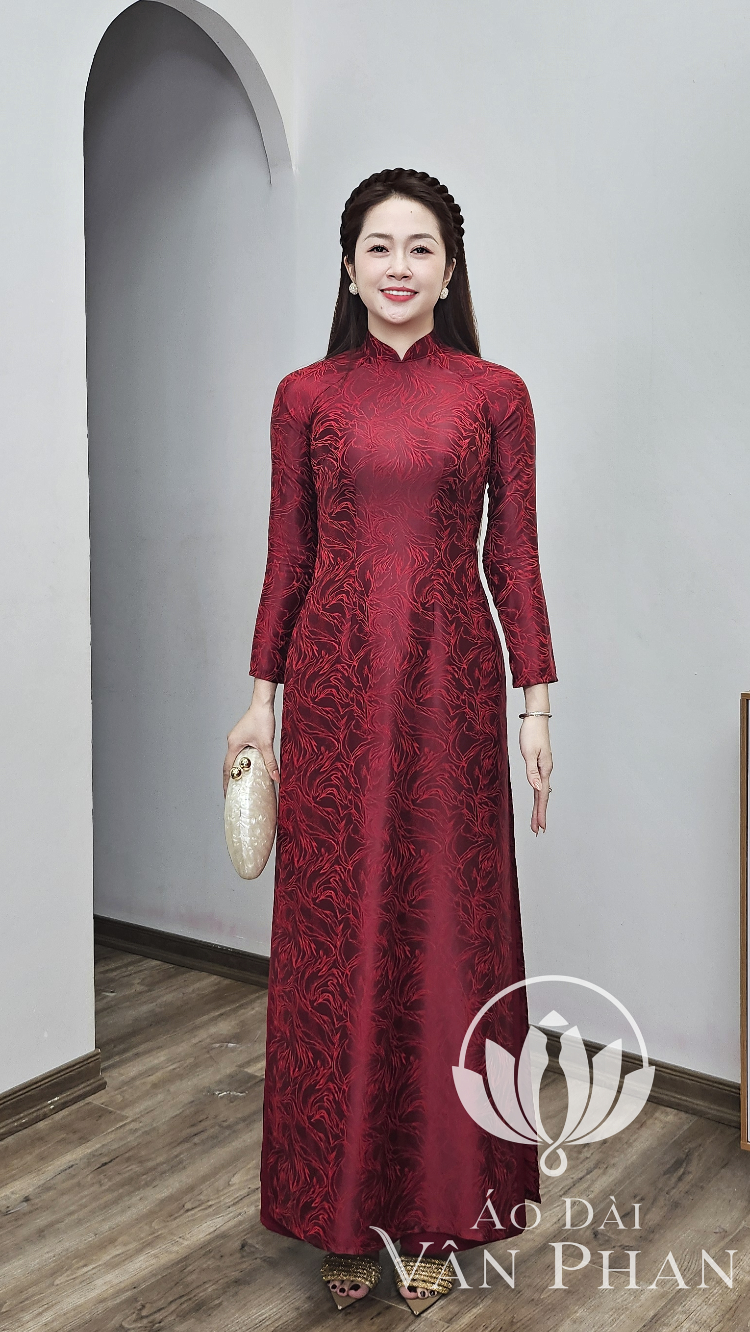 A3233 áo dài cổ 3p tay dài gấp đỏ đô_thumbnail_2
