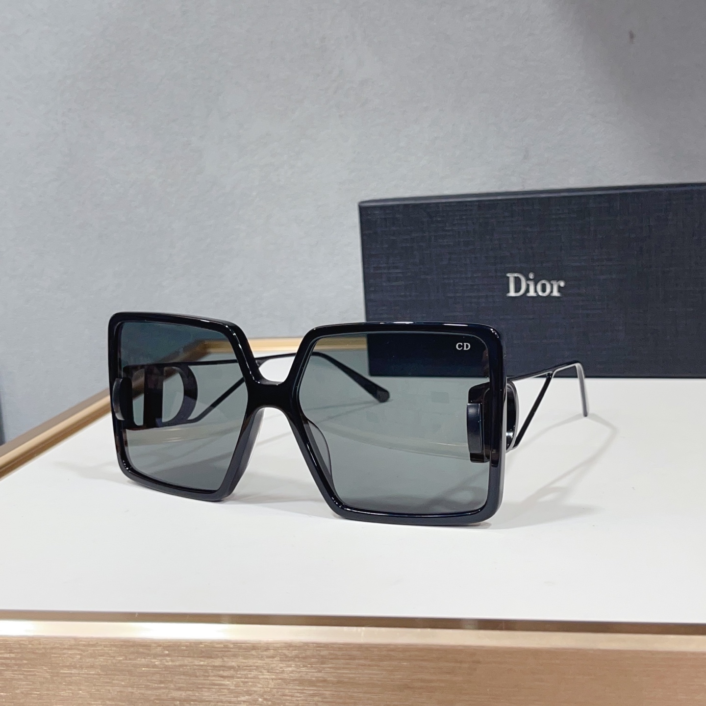 Kính dior