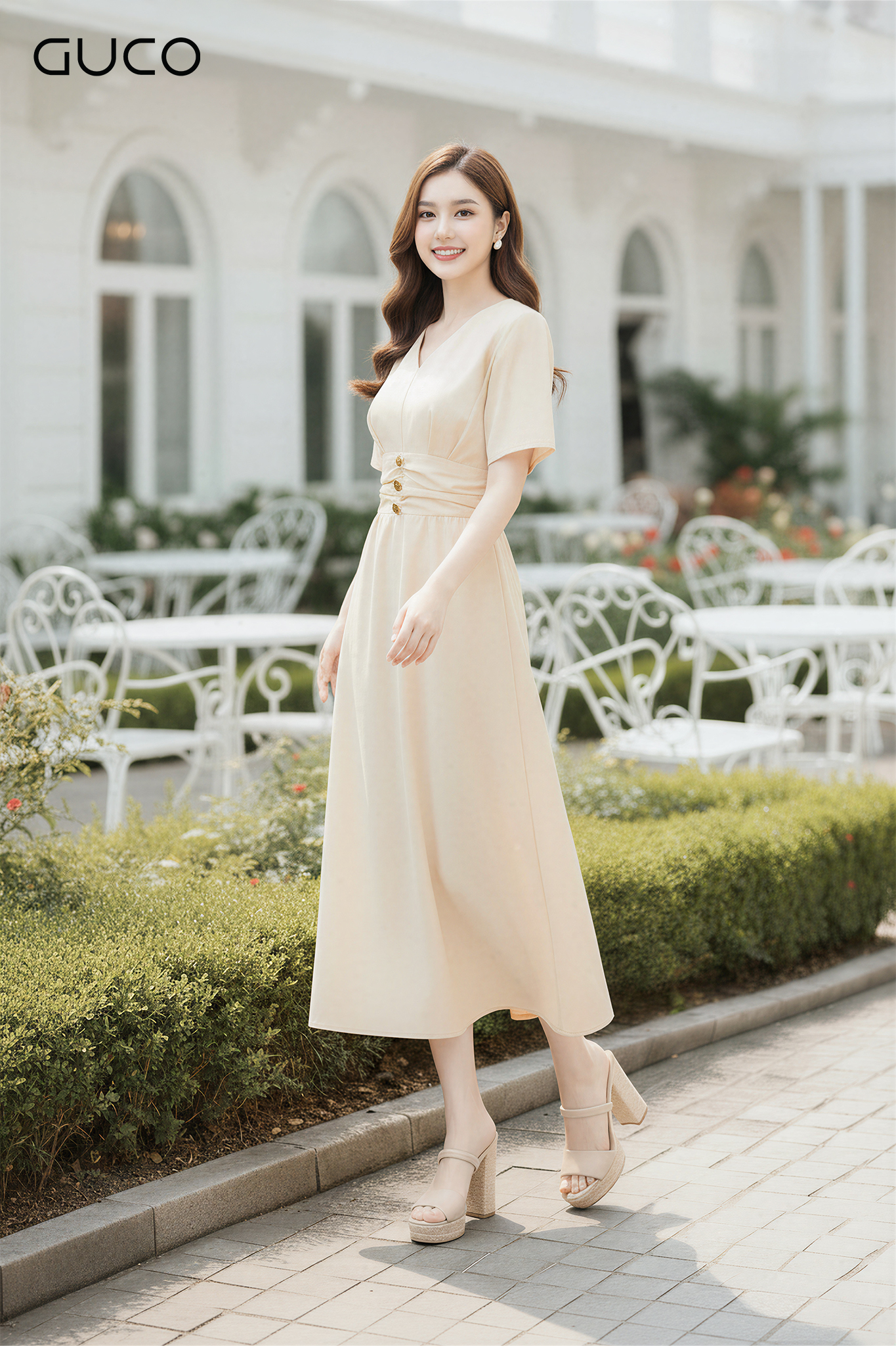 ĐẦM XÒE CỔ TIM NHÚN EO - KEM