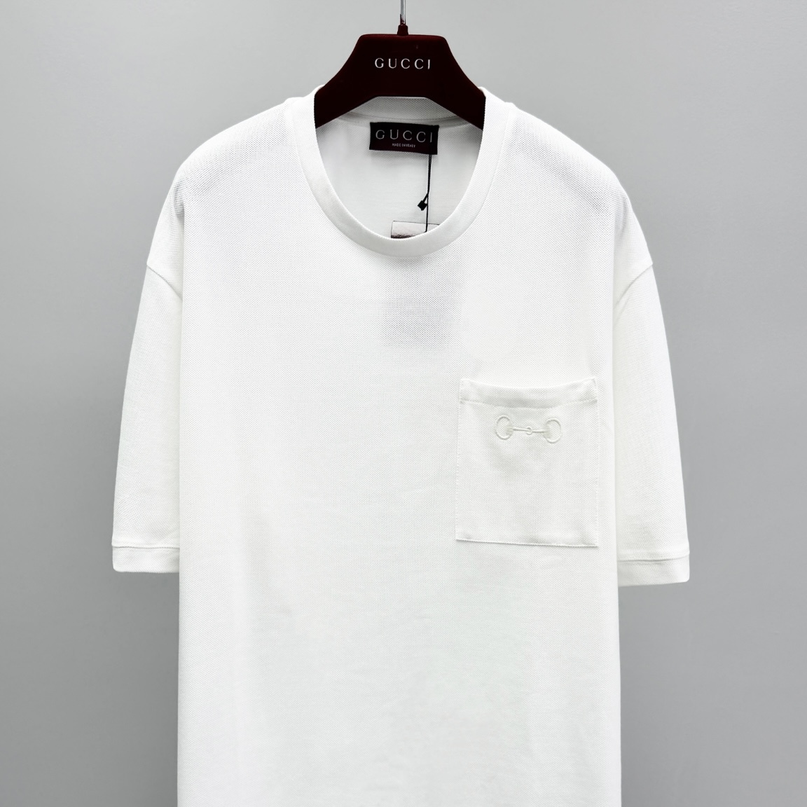 Phông Gucci