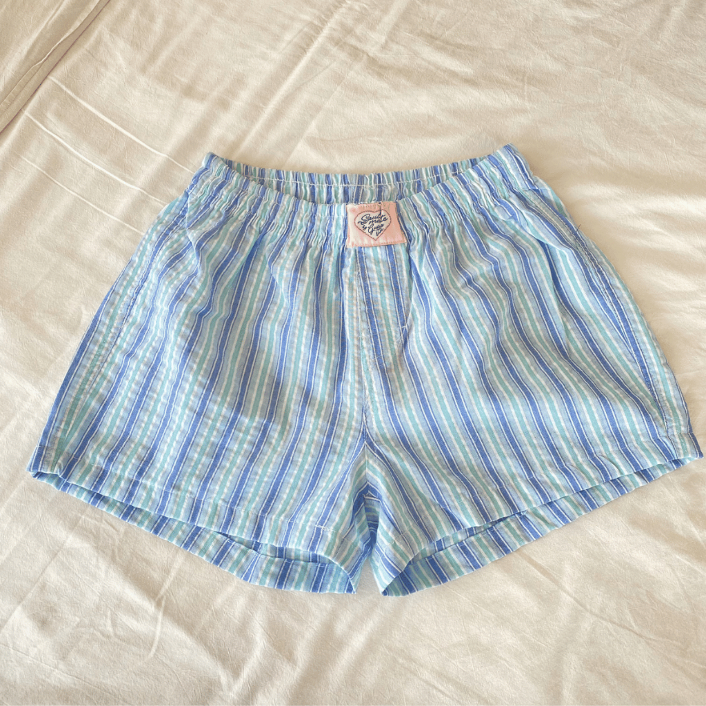 Quần Short Kẻ Sọc 𝙂𝙐𝙋𝙊 𝙎𝙚𝙖𝙨𝙞𝙙𝙚 𝙎𝙩𝙧𝙞𝙥𝙚 𝙎𝙝𝙤𝙧𝙩𝙨 Form Relaxed Cạp Chun Thoải Mái Local Brand - QSK01