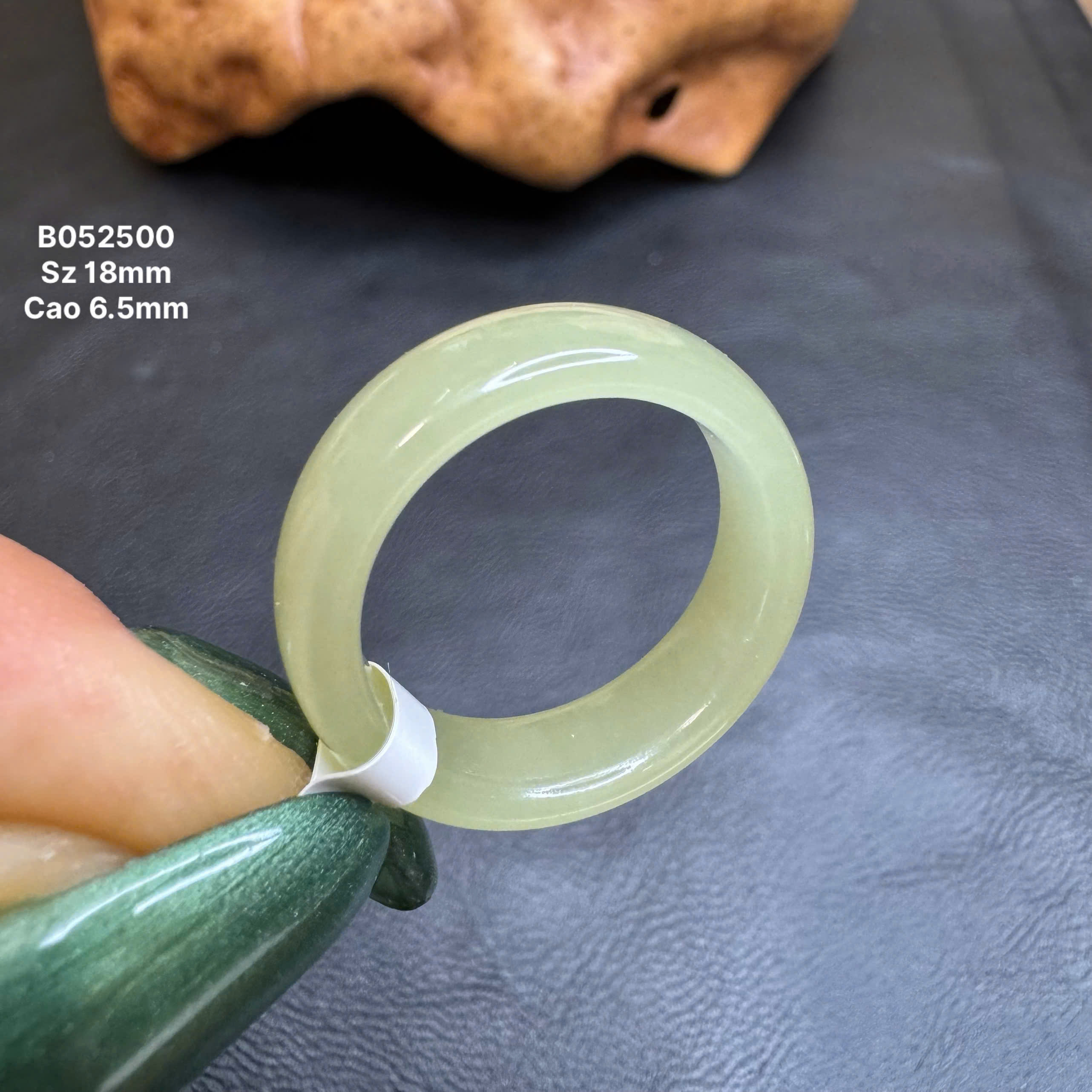 Nhẫn Ngọc Bích Nga Sắc Xanh Pha Kem - B052500