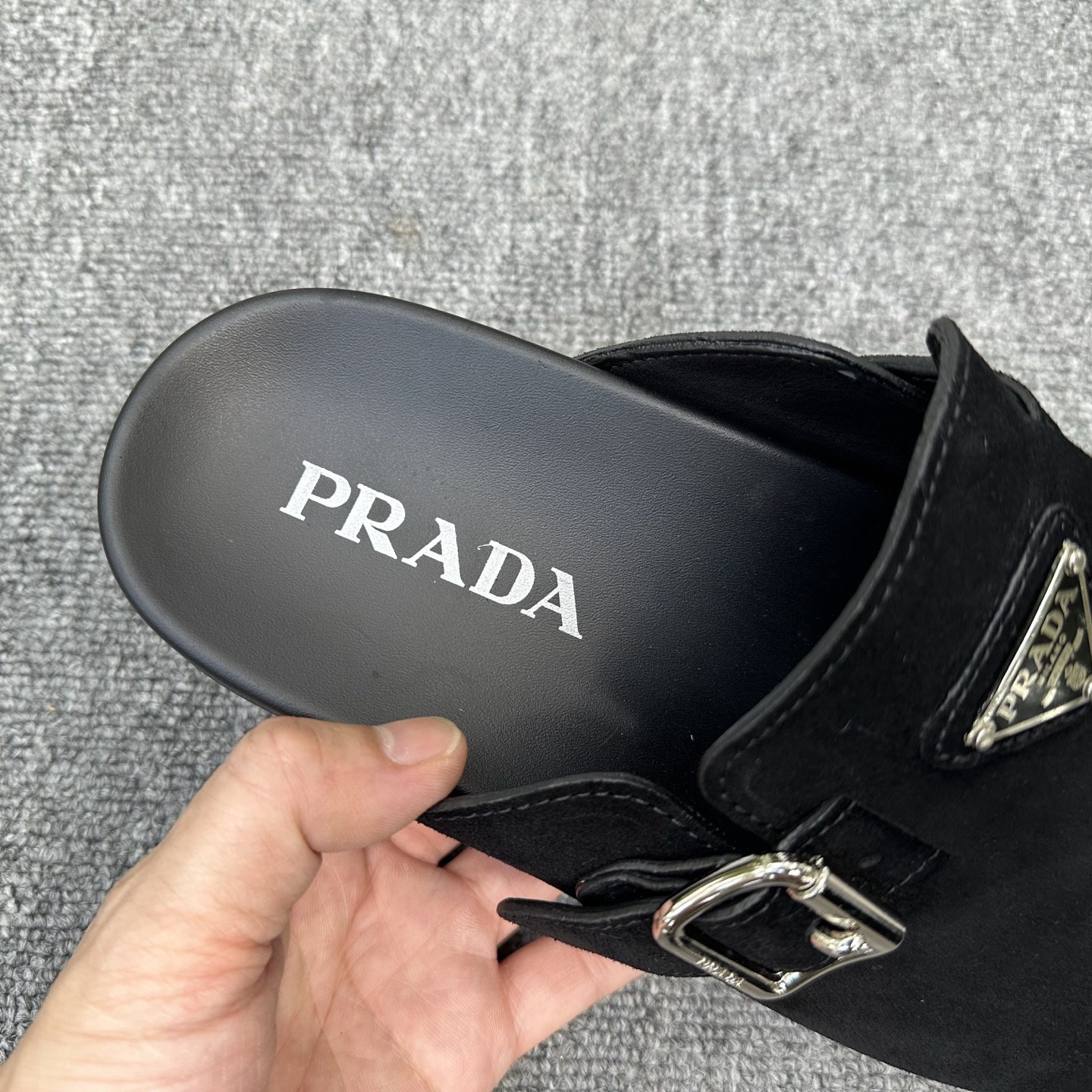 Sục PRADA_thumbnail_3