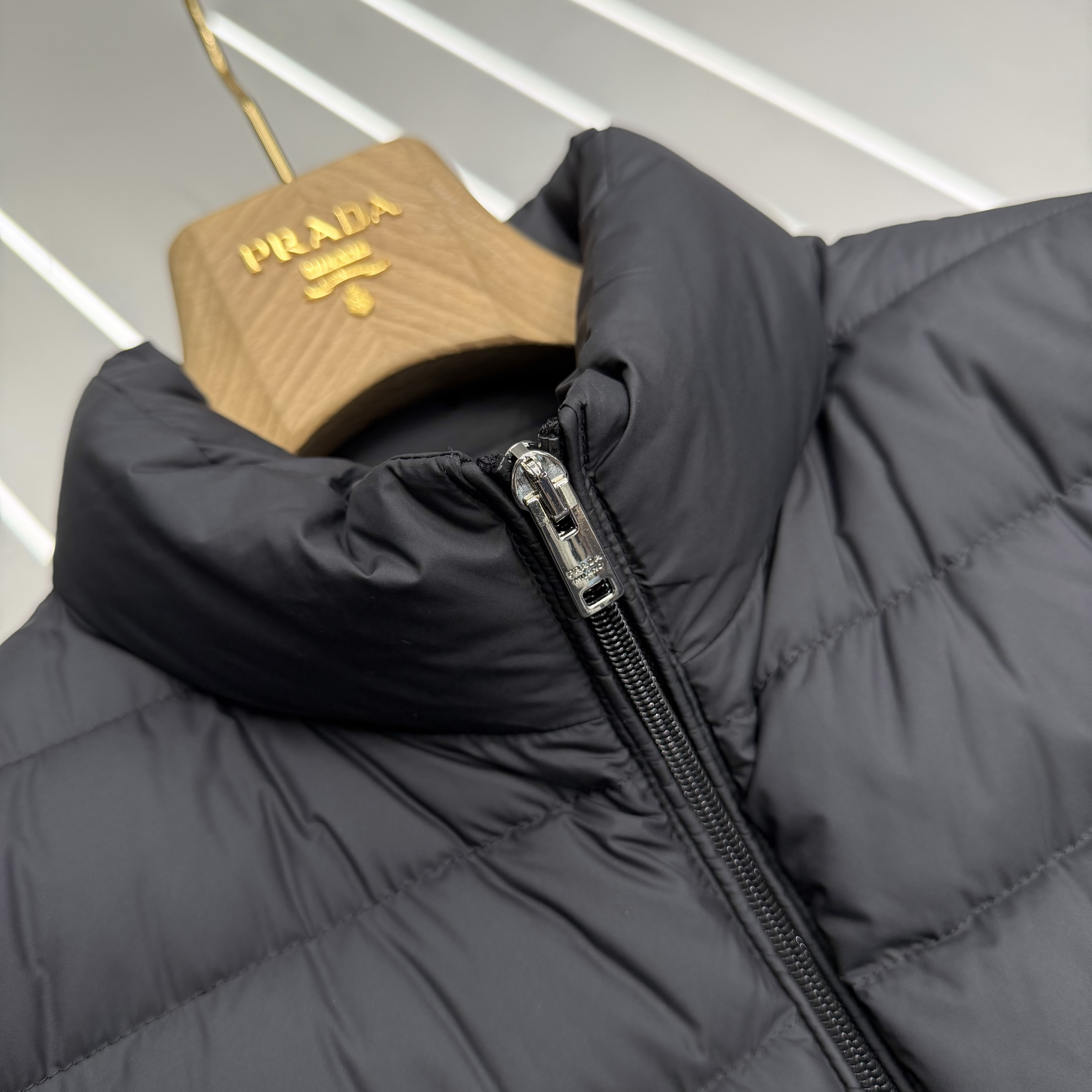 Áo Phao Prada_thumbnail_12