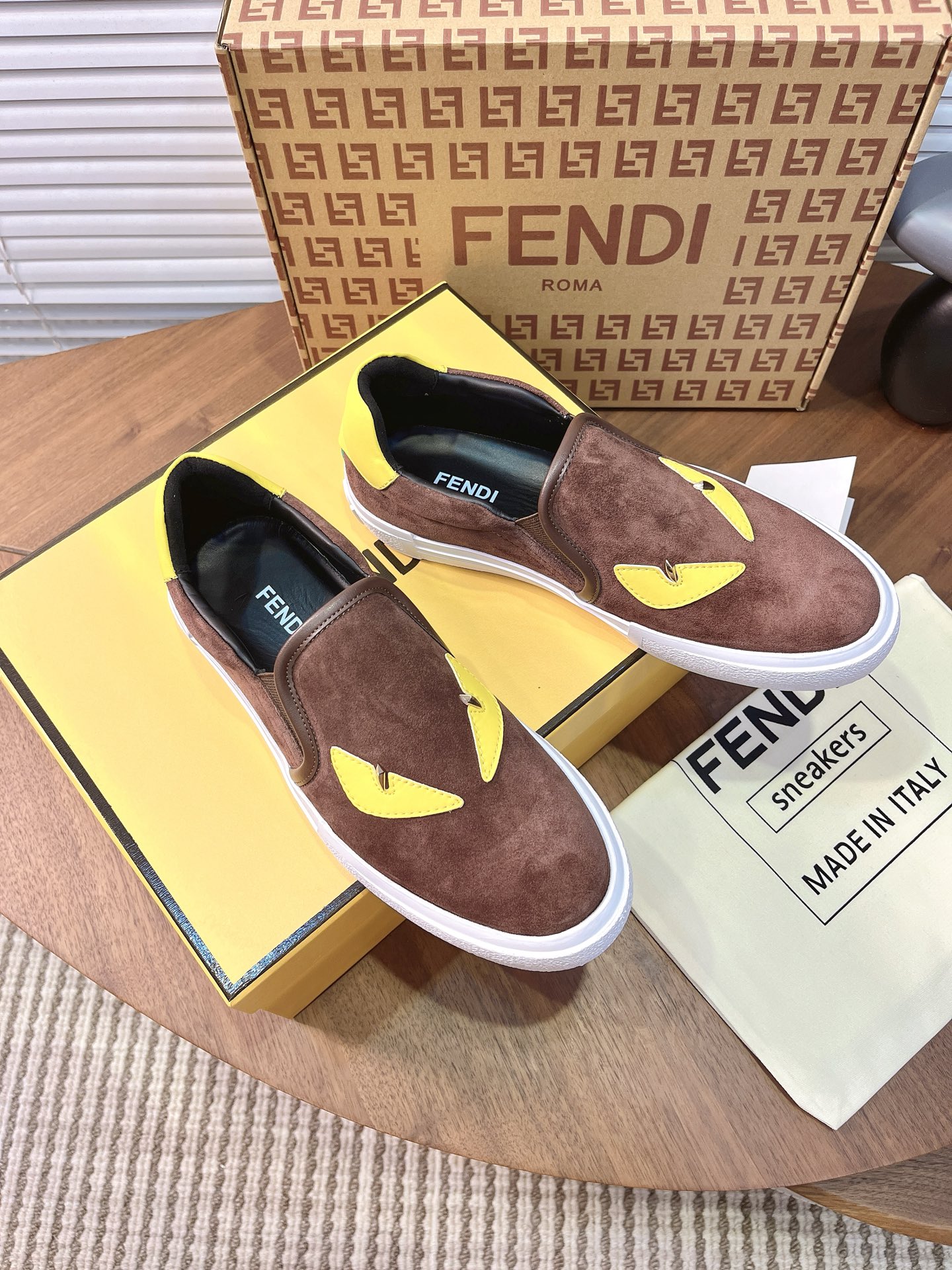 Giày Slipon Fendi