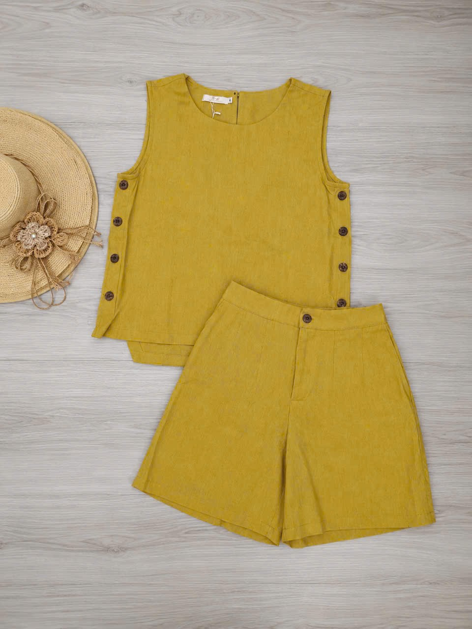Bộ Linen bột đùi áo sát nách phối nút_thumbnail_11
